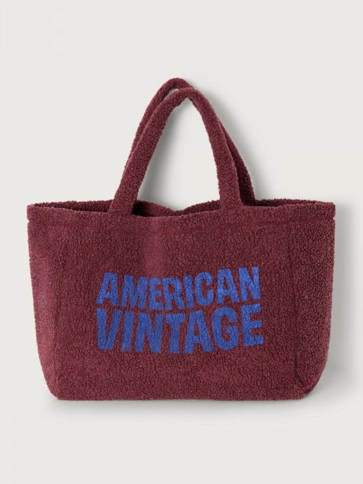 American Vintage Sac Hoktown 1. The ultimate soft shopper. Ce sac bordeaux allie un matériau doux et agréable à un grand ...