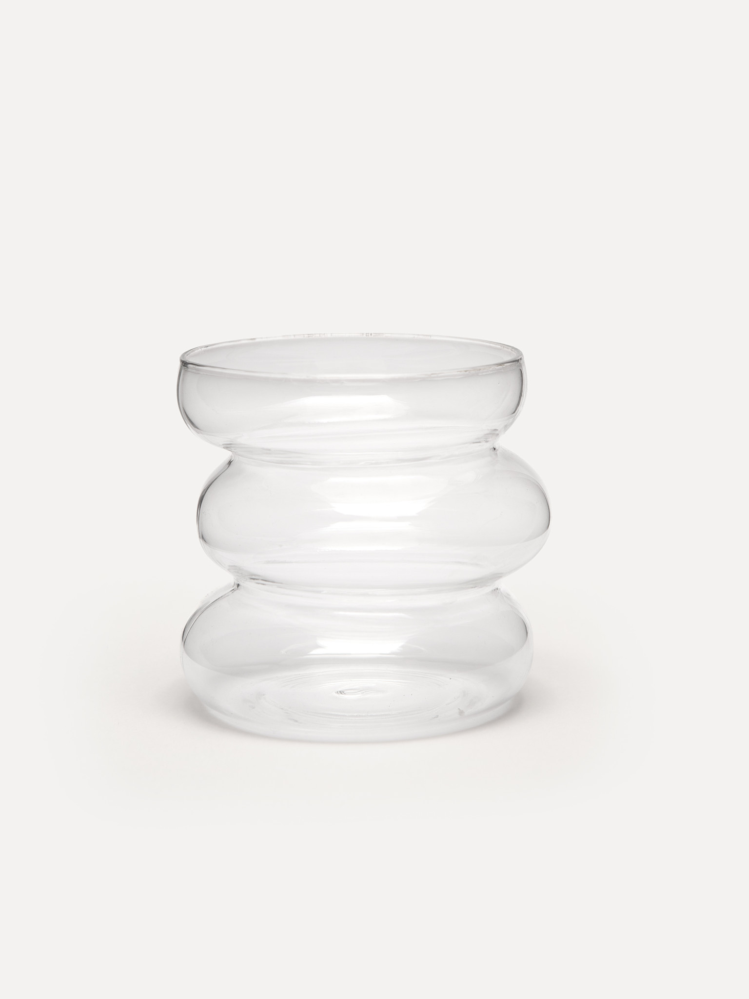 Les Soeurs Glass Bubble 1. This unique Bubble glass stands out with its playful shape. Its airy design elevates your drin...