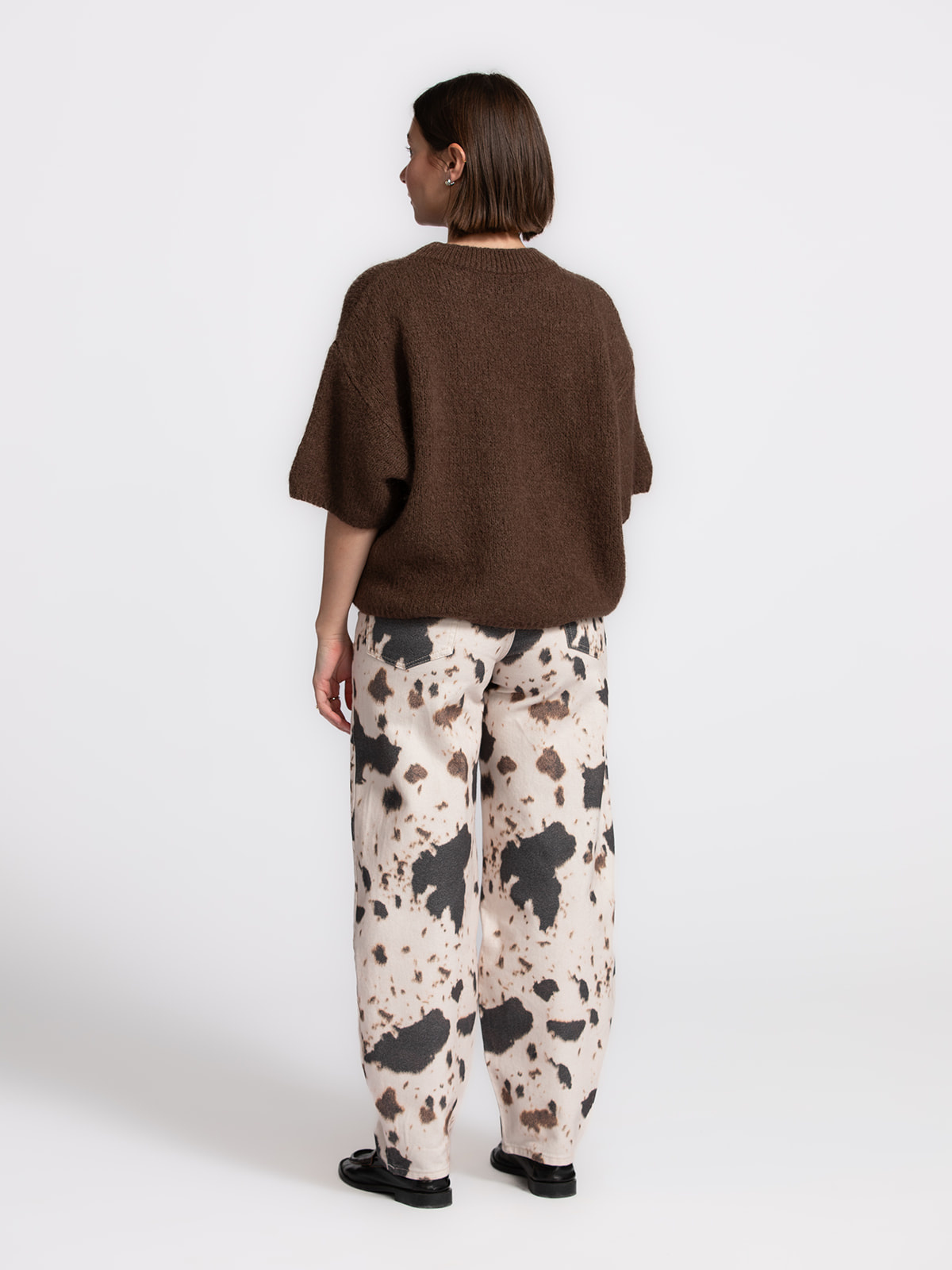 Les Soeurs Cow print jean Chuck 5. Repérée en style. L’imprimé vache, tendance du moment, arrive directement des podiums....