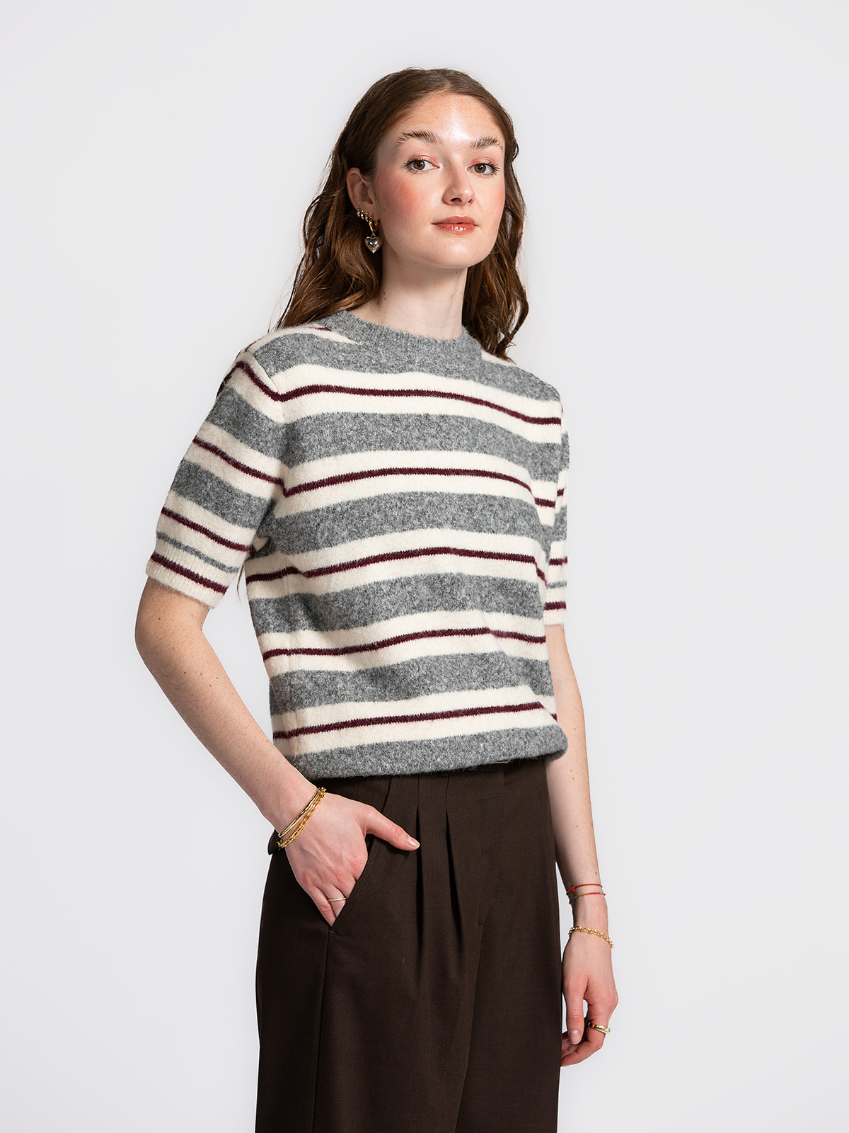 Le Marais Top en maille Otis 1. Pour les amateurs de confort et de style : ce top en maille douce et chaude présente une ...