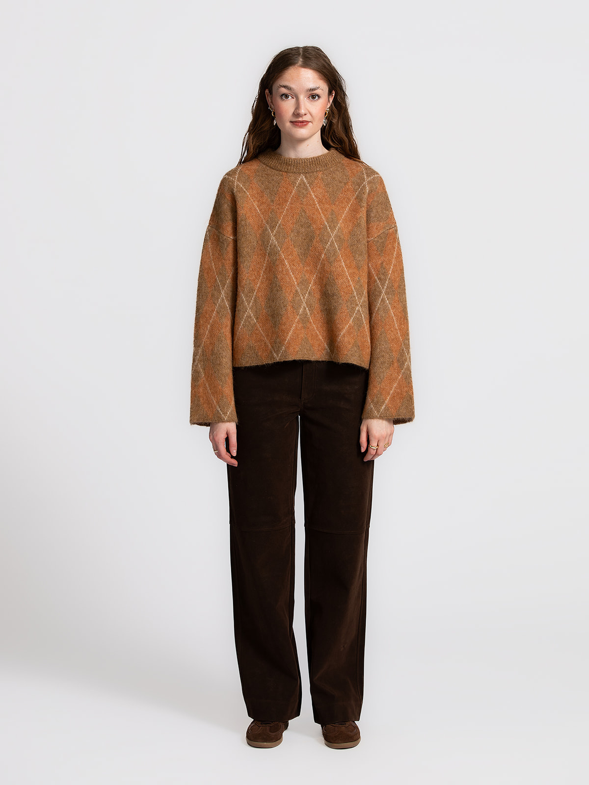 Selected Gebreide trui Lulu 3. Classic charm, modern twist. Deze wollen knit met tijdloos argyle patroon combineert een t...