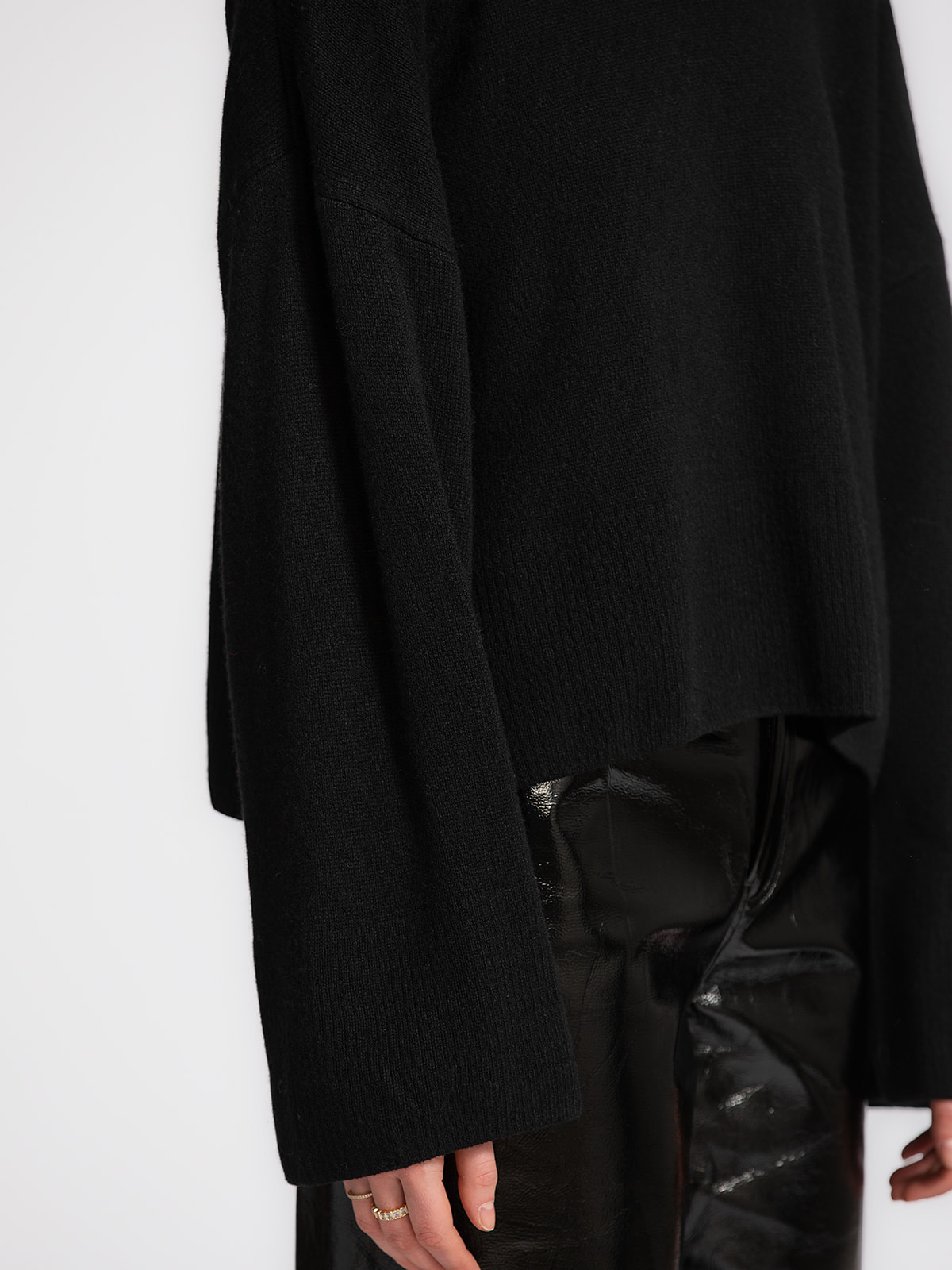 Les Soeurs Sweater Anouk 4. With this sweater, you'll be ready to take on any day. The luxuriously soft fabric feels grea...
