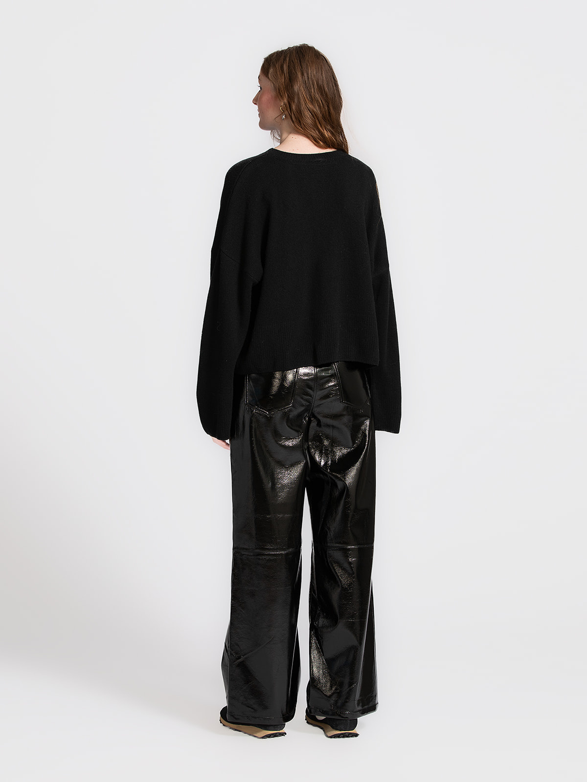 Les Soeurs Sweater Anouk 5. With this sweater, you'll be ready to take on any day. The luxuriously soft fabric feels grea...