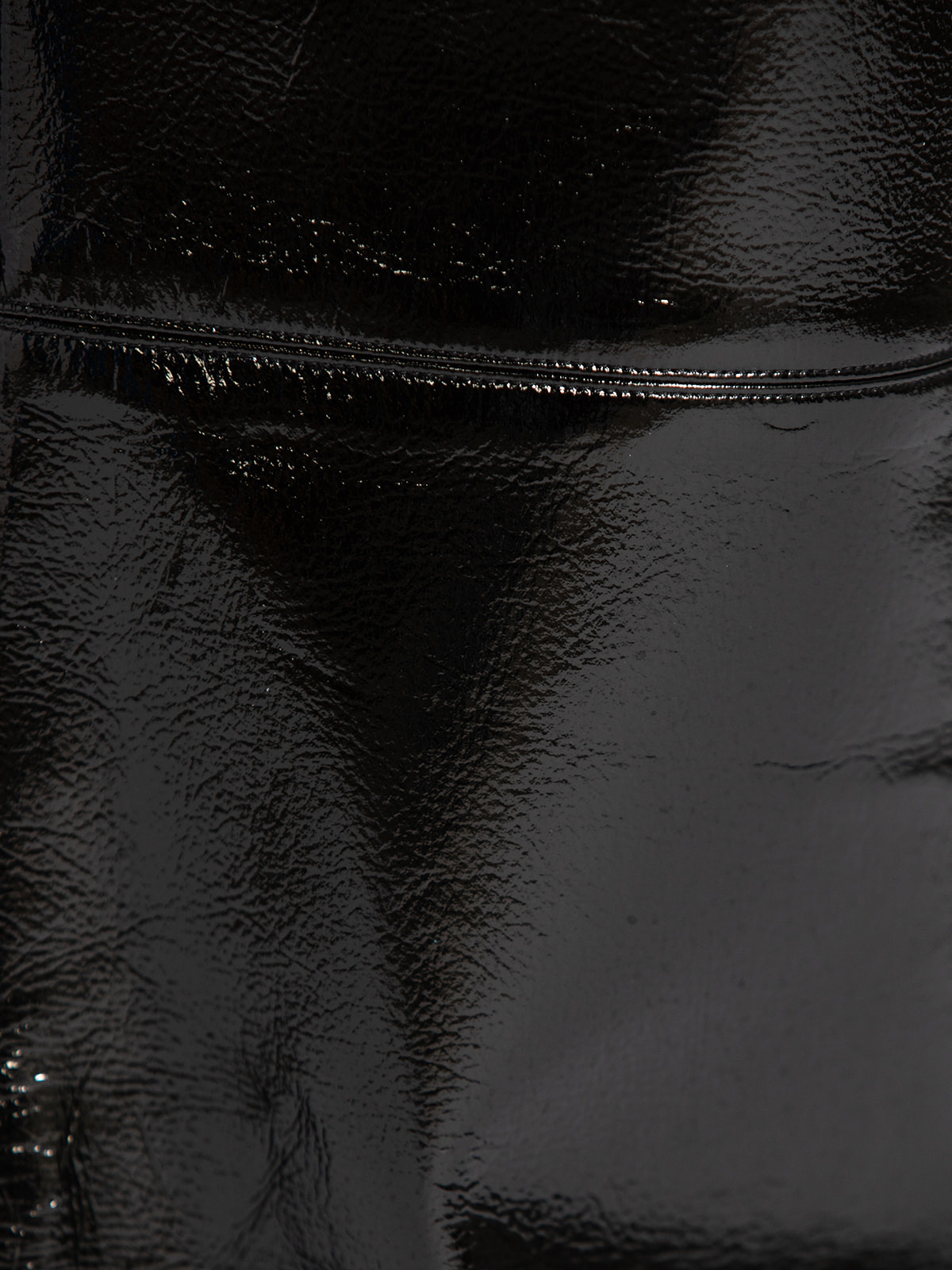 Les Soeurs Pantalon en cuir vegan brillant Mees 6. Shine on. Ce pantalon noir en cuir vegan brillant est une véritable pi...