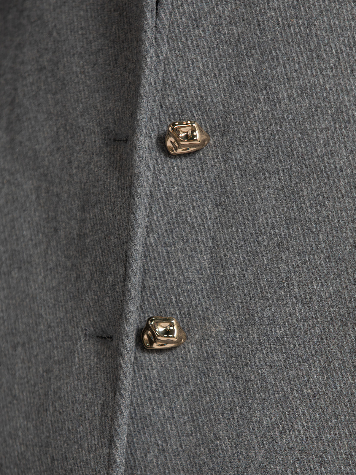 Les Soeurs Veste en laine Manon 6. Une touche d’or. Cette veste grise raffinée séduit par ses boutons dorés asymétriques ...