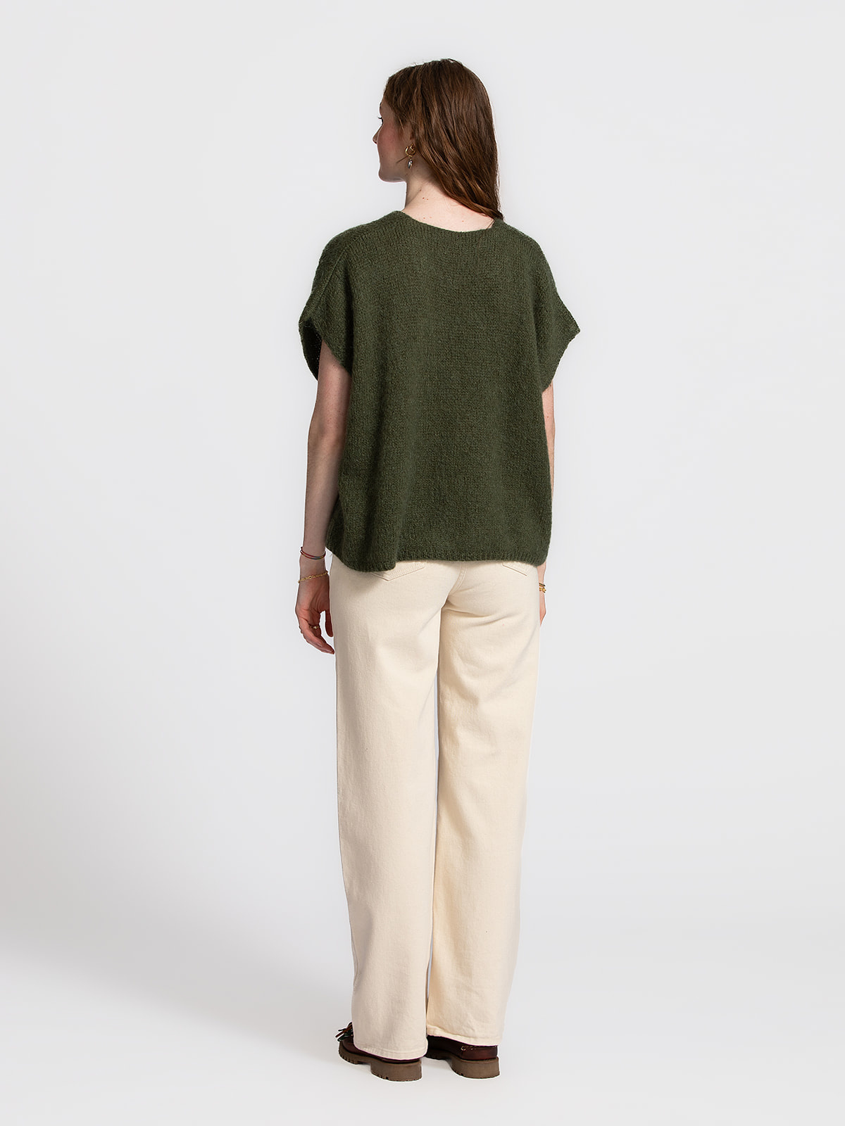 Les Soeurs Wijde jeans Jules 5. Minimalistisch en flatterend. De rechte, wijde pijpen en cleane afwerking maken dit een t...