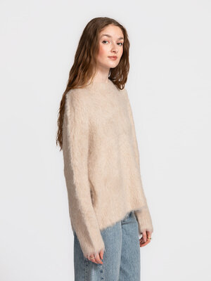 Trui Gillis. Opzoek naar de perfecte knit voor het koudere seizoen? Look no further! Deze ultra zachte trui voelt als een...