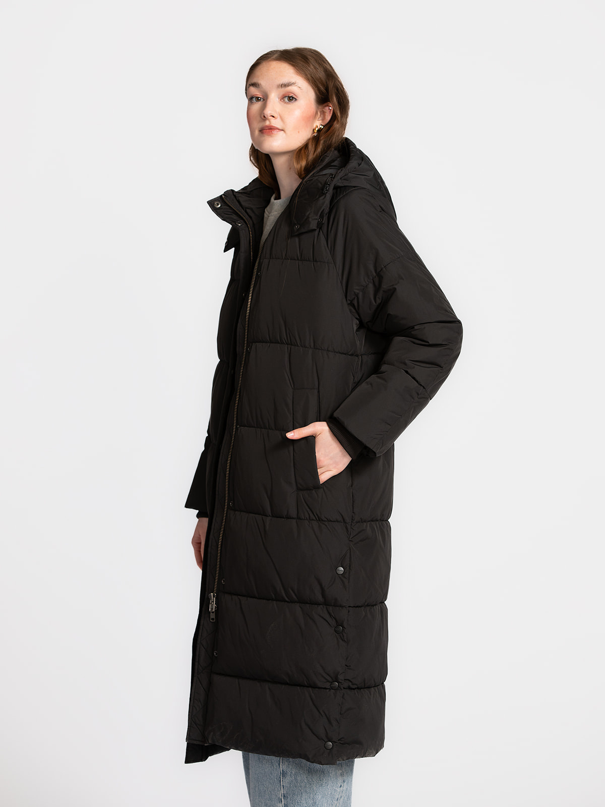 MBYM Long Coat Ela Slit 3. Busy, busy, busy? This versatile jacket keeps up with your hectic life. The quilted fabric kee...