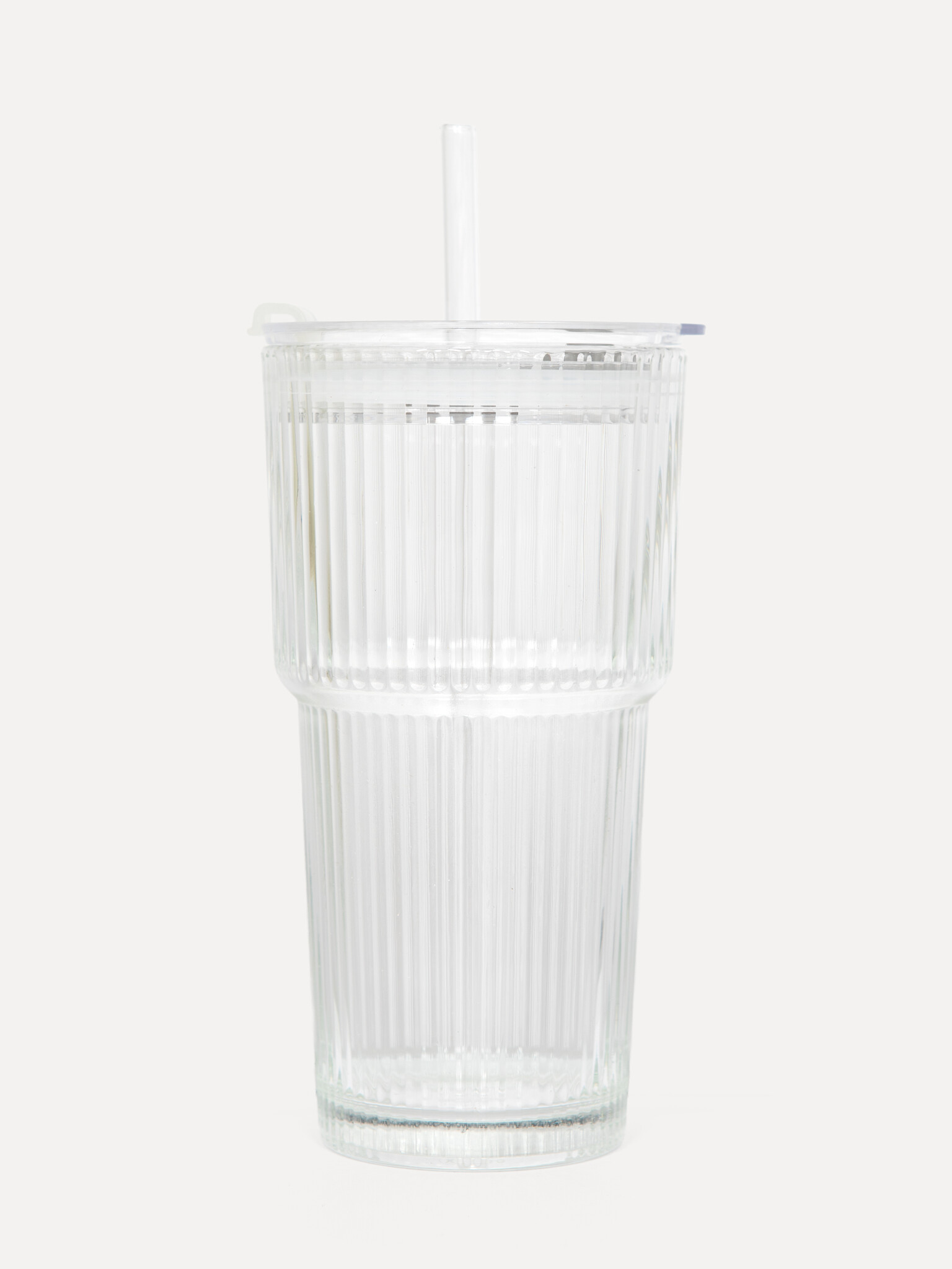 Les Soeurs Glass cup 1. This glass drink cup with matching glass straw combines style and functionality. The ribbed glass...
