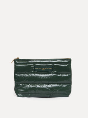 Toiletry bag Iza. Shine in green. This medium shiny toiletry bag feels soft and luxurious, keeping all your beauty essent...