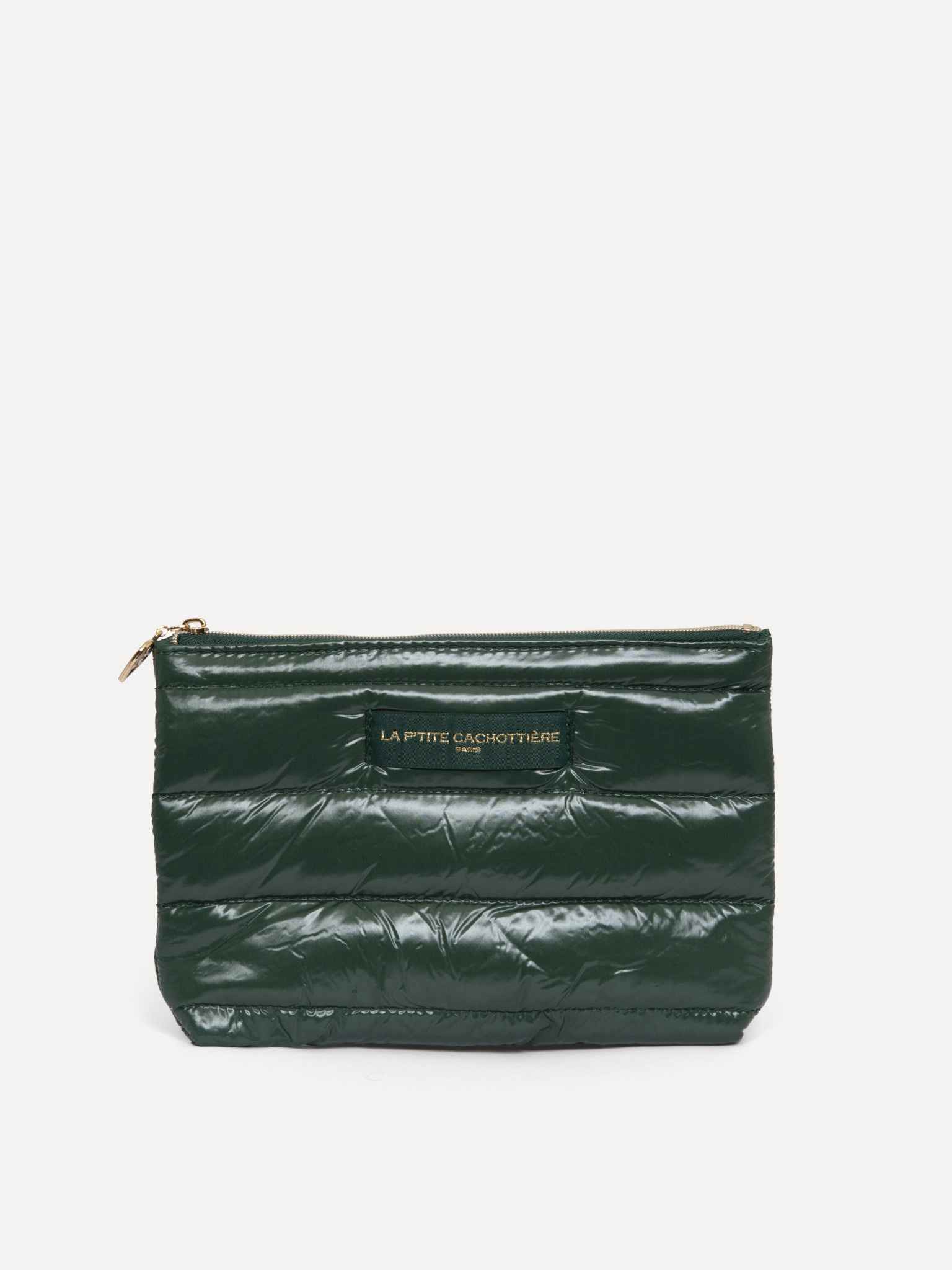 Le Marais Shiny Toiletry bag Iza 1. Shine in green. This medium shiny toiletry bag feels soft and luxurious, keeping all ...