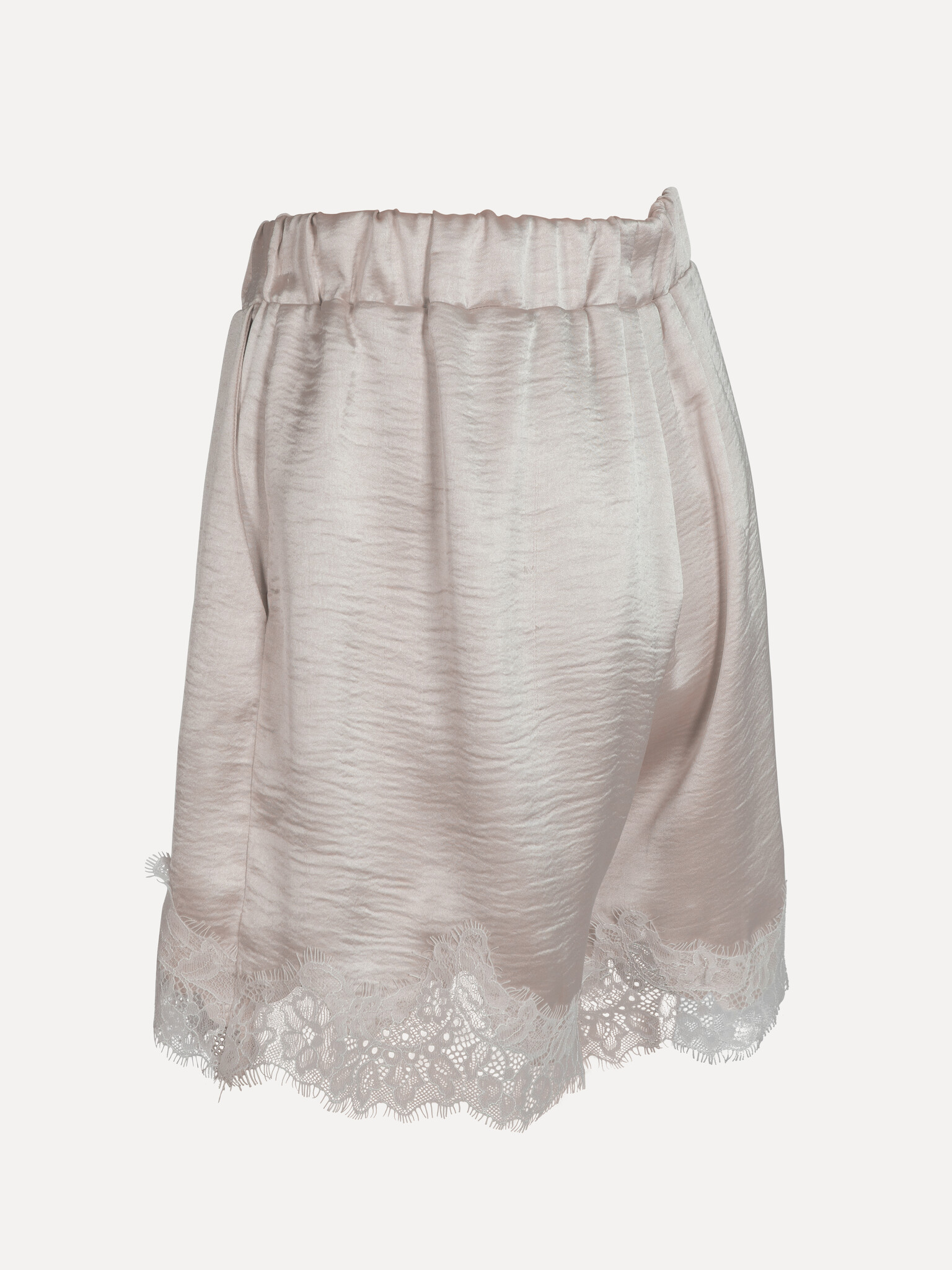 Les Soeurs lace shorts Alba 7. Elegance in its simplest form. The soft sheen of satin and the refined lace finish give th...