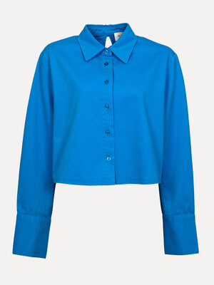 Shirt Tamy. Cette couleur est un véritable boost d’humeur. La coupe cropped et la teinte bleu vif donnent à cette blouse ...