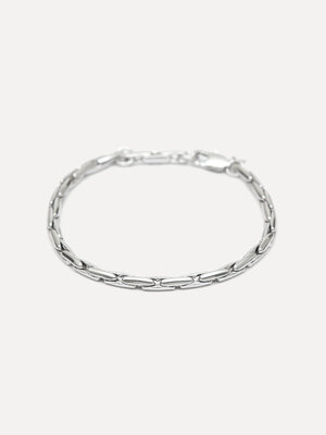 Bracelet Mara Linked snake. This elegant silver chain bracelet blends luxury with a subtle vintage touch. Worn solo or la...