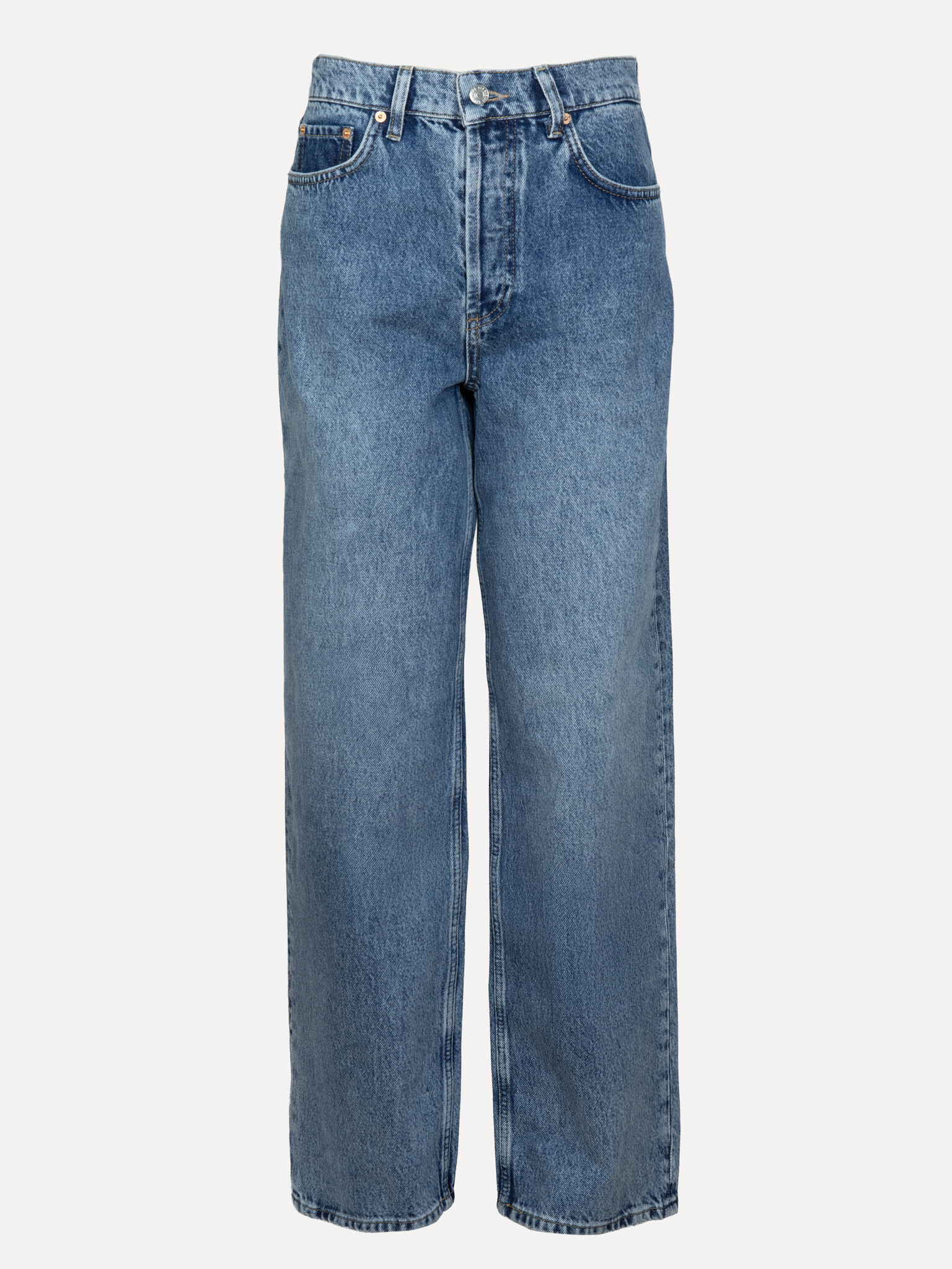 Les Soeurs Jean à coupe ample Marc 2. Meet your new favourite denim. Ce jean à jambe large est un indispensable du quotid...