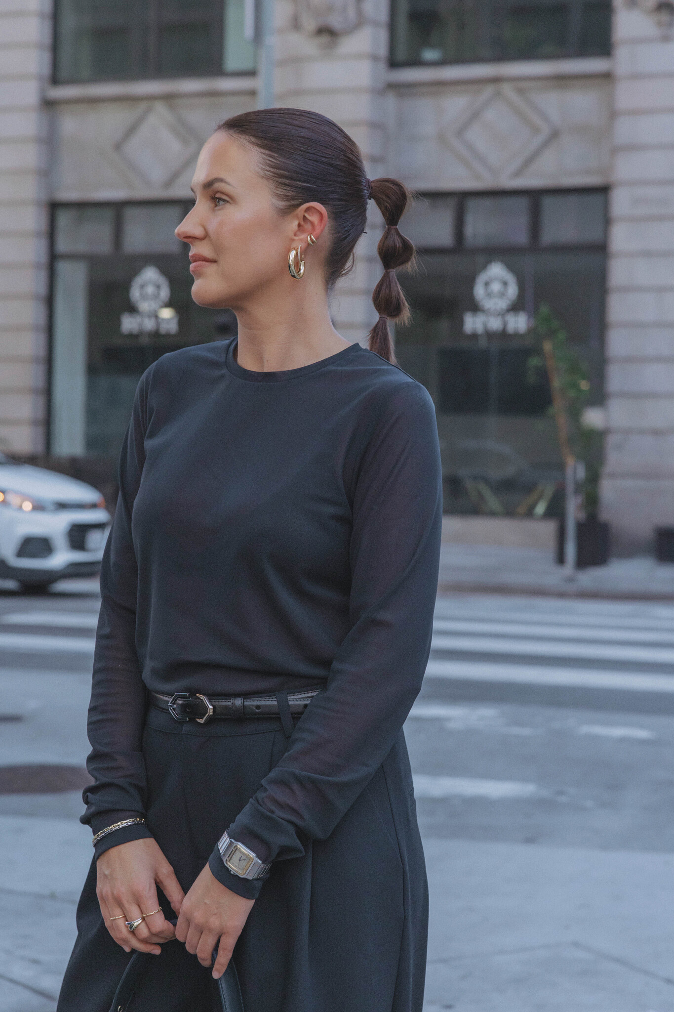 Les Soeurs longsleeve mesh Loes 3. Un essentiel du vestiaire moderne. Cette longsleeve en mesh est subtilement transparen...