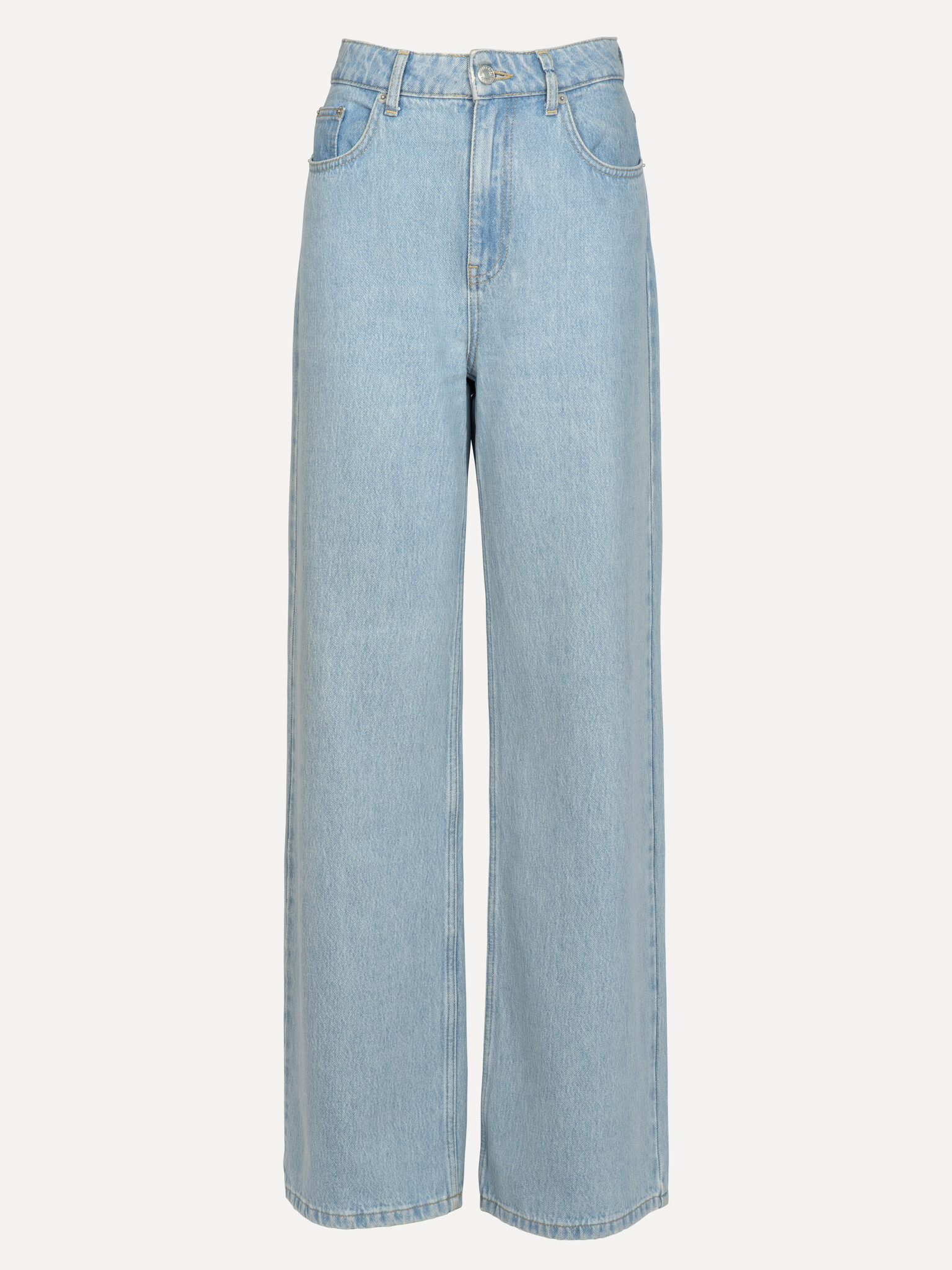 Les Soeurs wide fit jeans Jules 2. Clean and timeless. These light blue denim trousers feature a straight, long cut and a...