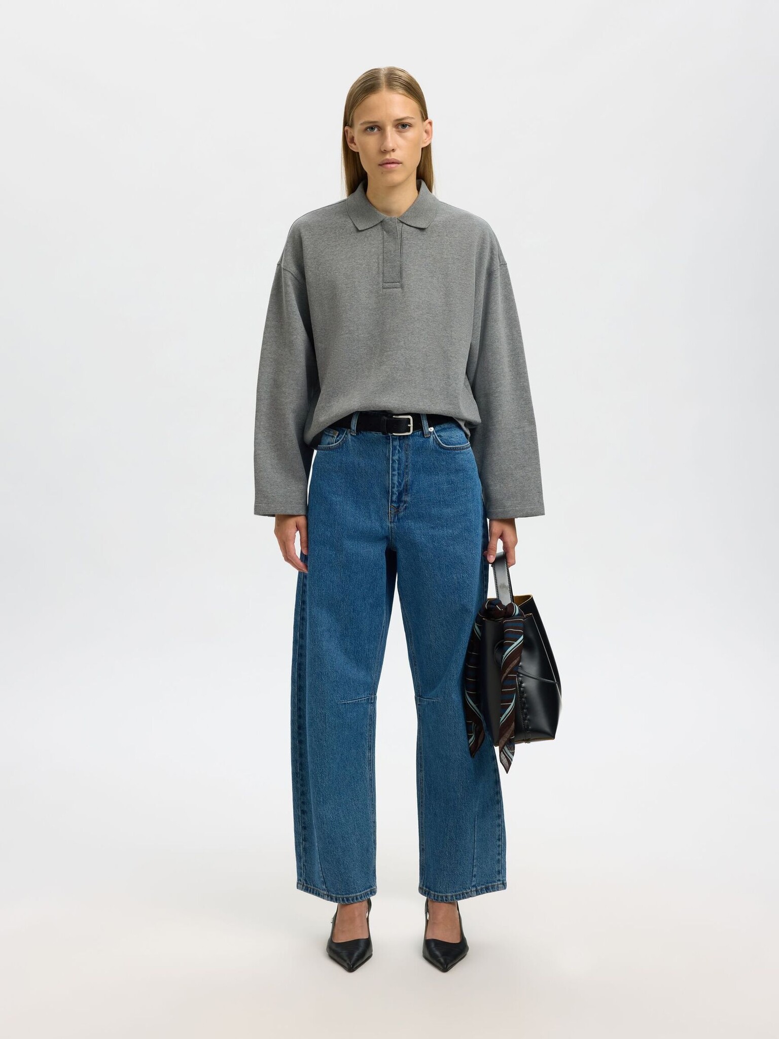 Selected Polo sweat Ari Gia 4. Van koffiemomenten tot city strolls. Dit sweatshirt met polokraag is gemaakt voor dagen wa...
