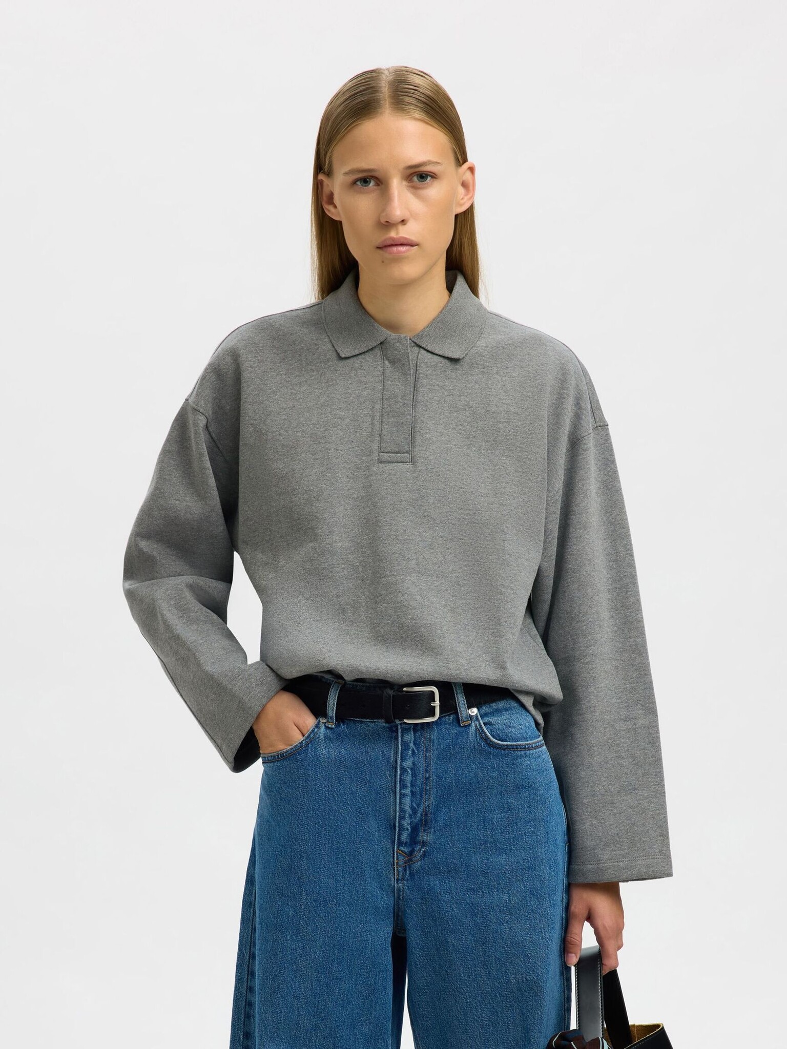 Selected Polo sweat Ari Gia 2. Van koffiemomenten tot city strolls. Dit sweatshirt met polokraag is gemaakt voor dagen wa...
