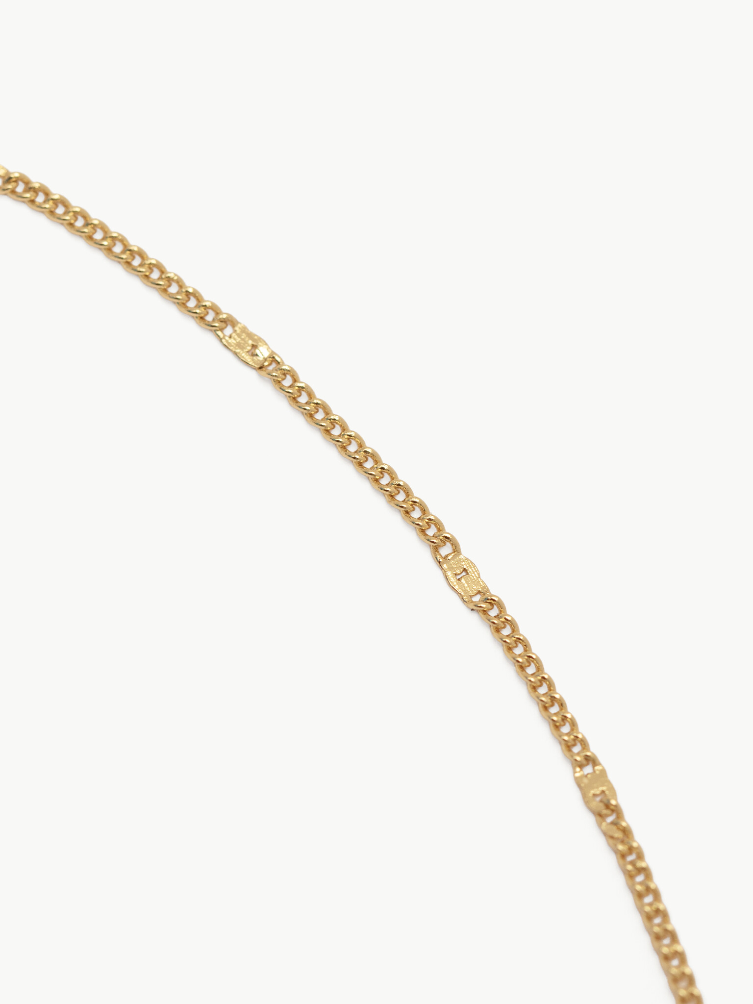 Les Soeurs Charm ketting Marine Braids 4. Op zoek naar een ketting die altijd past, zonder moeite? Deze ketting vormt een...