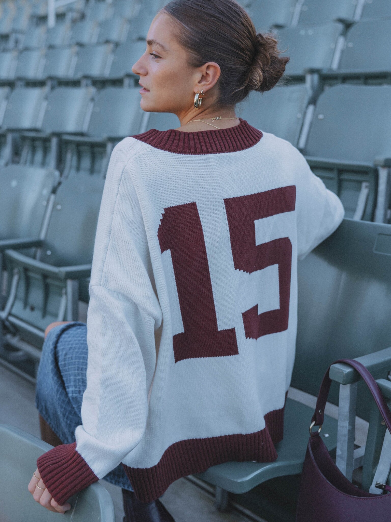 Les Soeurs gebreide cardigan Maia 7. Een moderne cardigan met een knipoog naar vintage sportswear. De Maia combineert com...