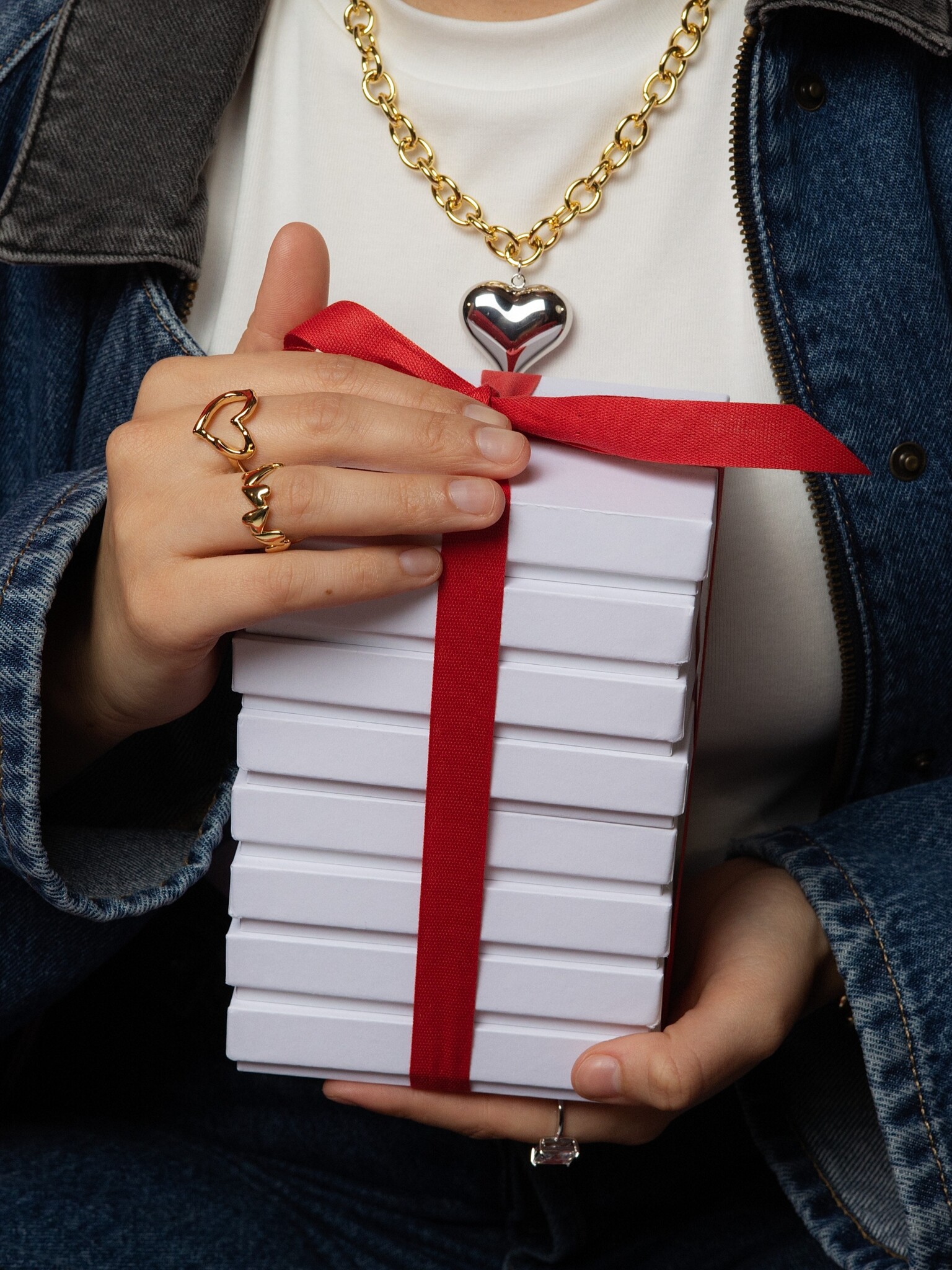 Les Soeurs Ring Gwen Heart 2. Wear your heart on your finger with this gold heart-shaped ring. Dipped in 14-karat gold, t...
