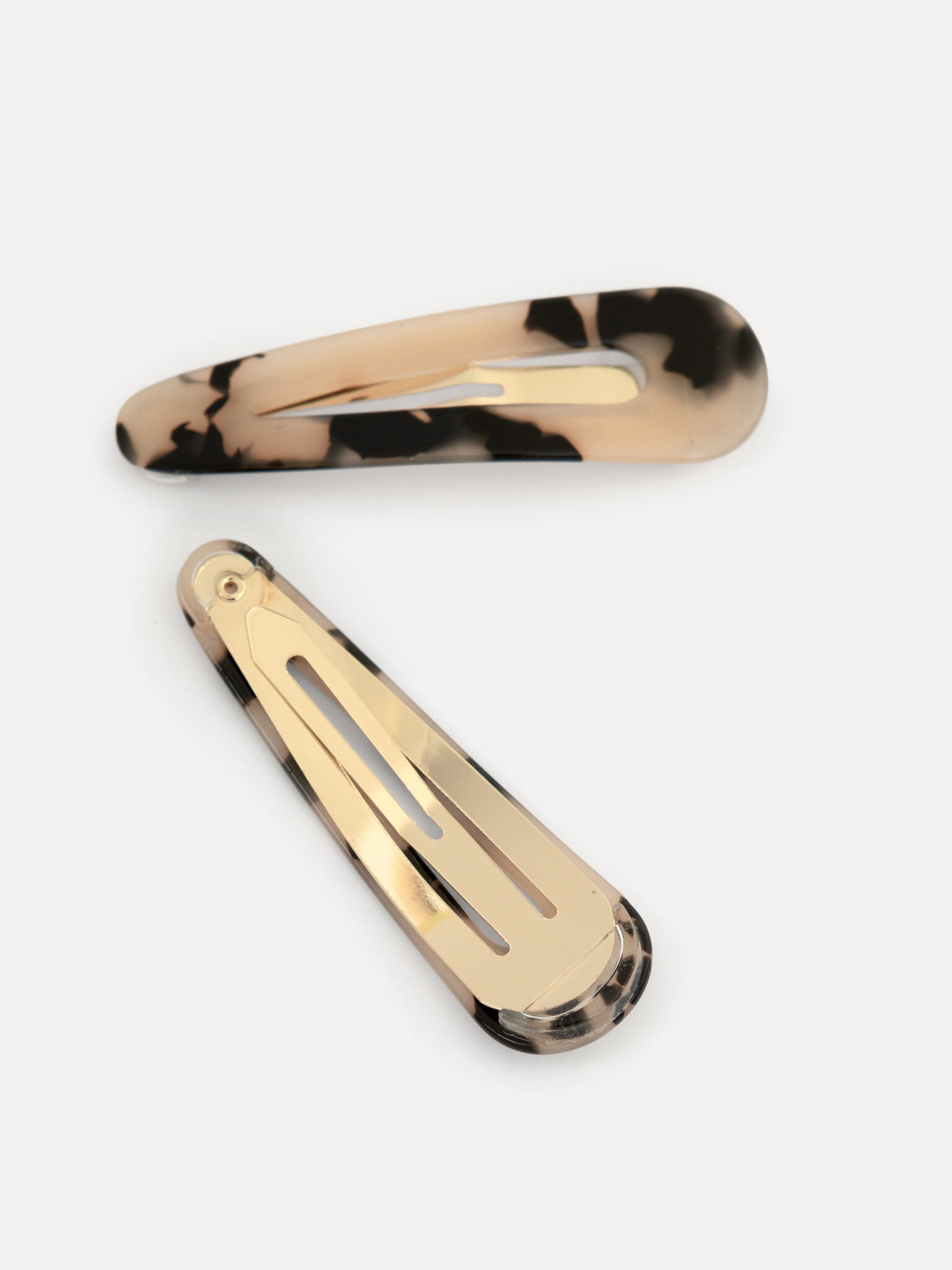 Les Soeurs Set van resin haarspelden 2. Small detail, big impact. Deze set resin haarspelden geeft elke look een subtiele...