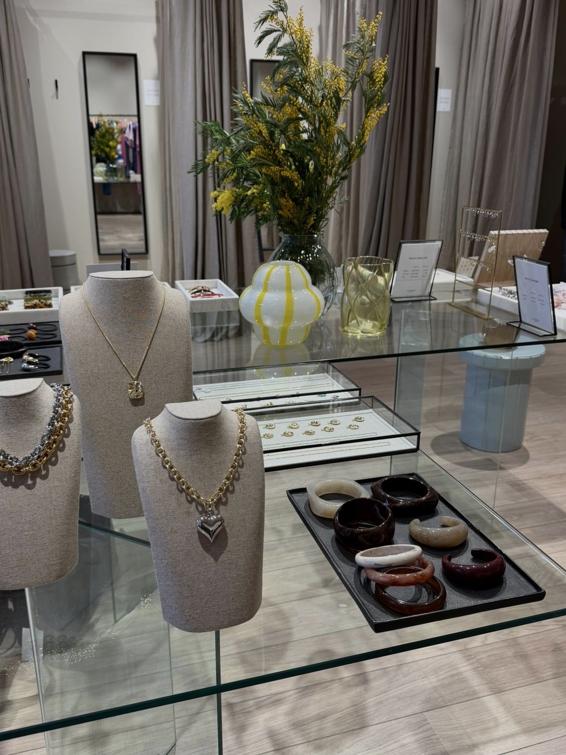 Les Soeurs Store Maasmechelen 3