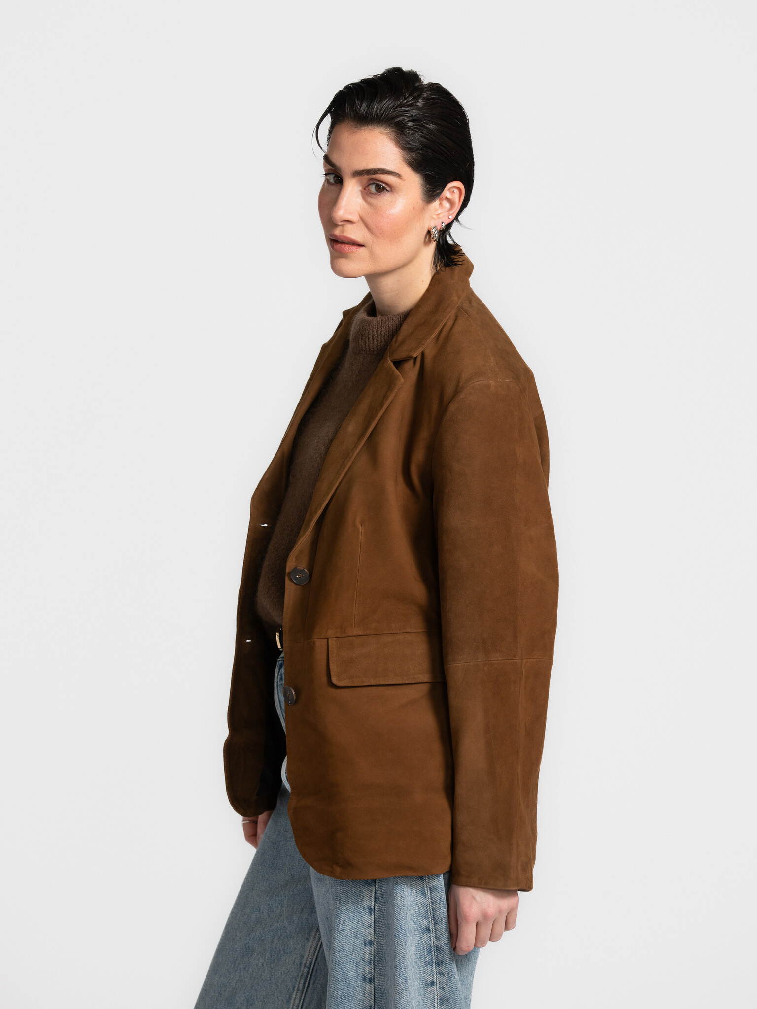 Selected Blazer en daim Clara 3. Élégance discrète. Ce blazer en daim sublime chaque tenue. Sa texture douce et sa coupe ...
