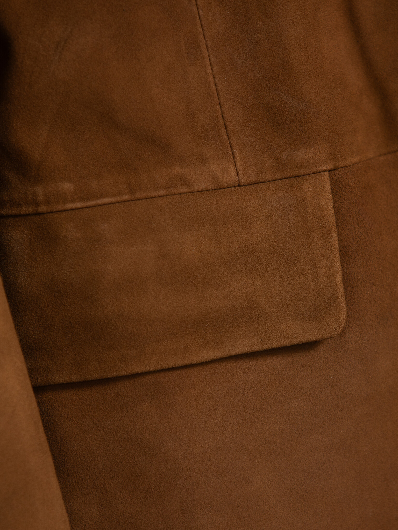 Selected Blazer en daim Clara 6. Élégance discrète. Ce blazer en daim sublime chaque tenue. Sa texture douce et sa coupe ...