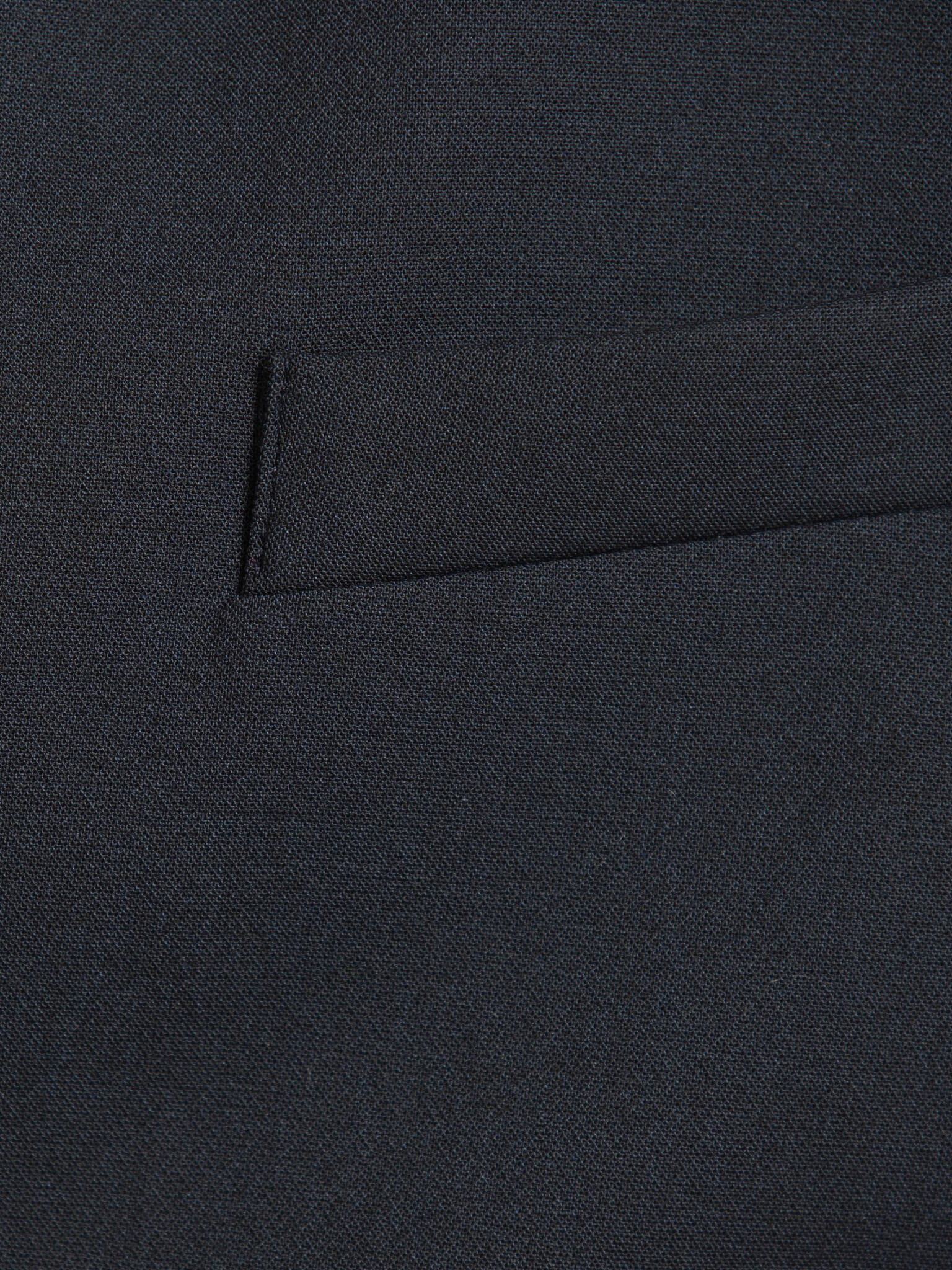 Les Soeurs blazer Sophie 5. Le tailoring moderne dans toute sa simplicité. Ce blazer navy associe une coupe nette à une d...