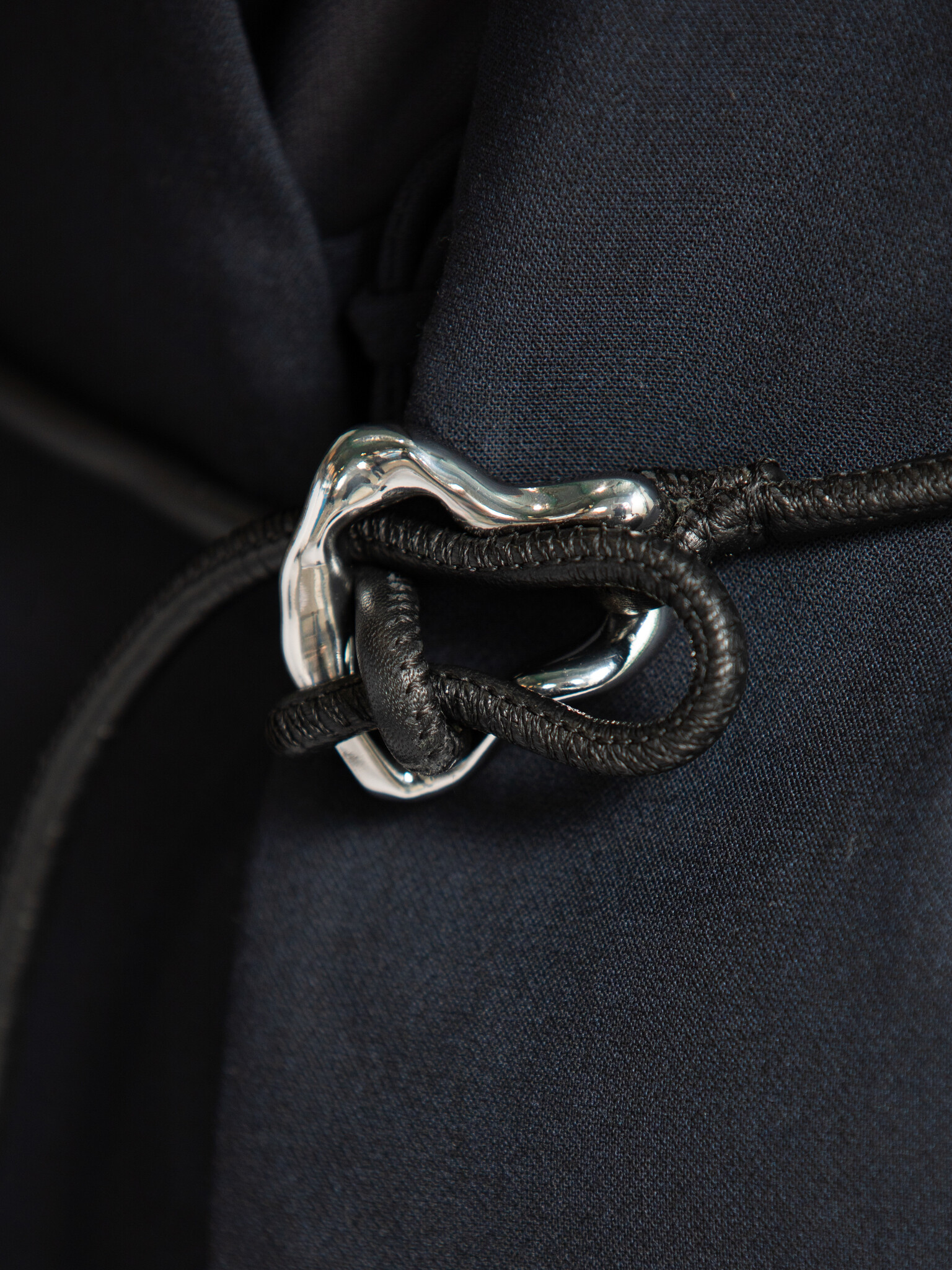 Selected Ceinture en cuir Alma 2. Sublimez votre taille avec cette ceinture noire style corde en cuir d’agneau souple. Sa...