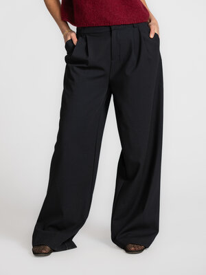 Broek Ryan. Clean lines, relaxed feel. Deze pantalon combineert een verfijnde snit met een nonchalante fit. Perfect voor ...
