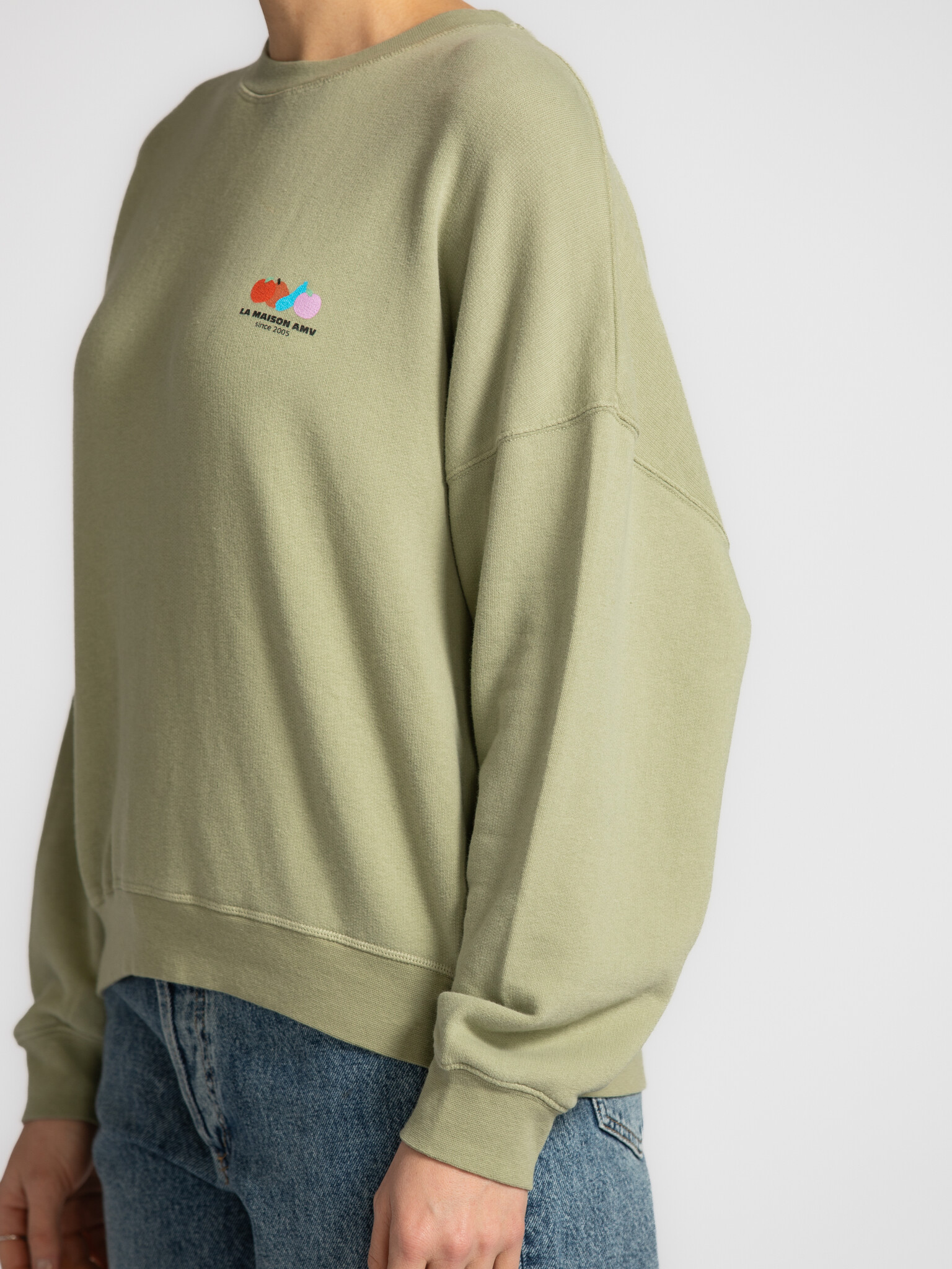 American Vintage Relaxed sweatshirt Atubay 4. Le confort avant tout. Ce sweatshirt associe une coupe décontractée à une m...