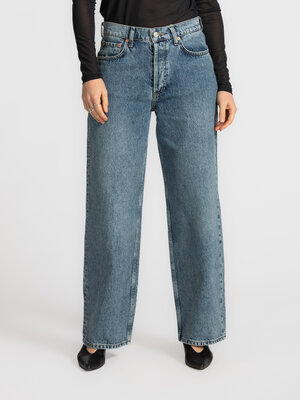 Jeans Marc. Meet your new favourite denim. These wide-leg jeans are your everyday go-to. Comfortable and flattering, with...
