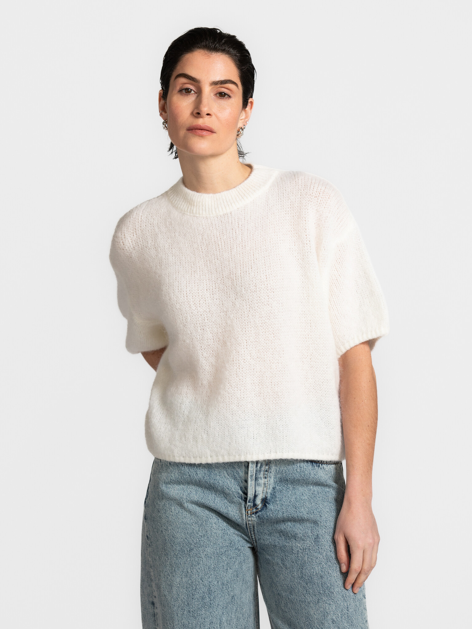 Le Marais Pull en maille Dora 3. Ce pull en maille à manches courtes et coupe relax est un incontournable des mois froids...