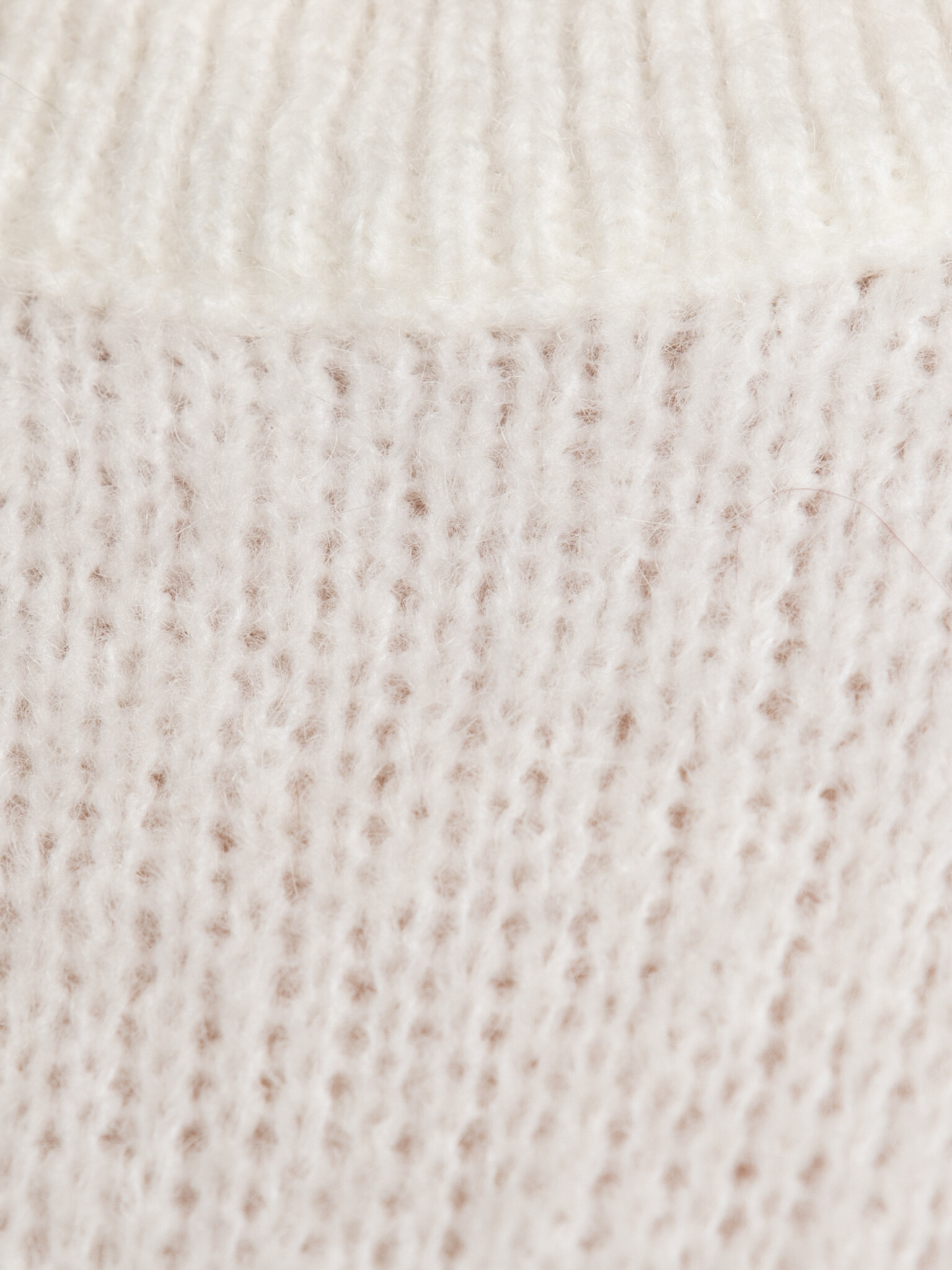 Le Marais Pull en maille Dora 5. Ce pull en maille à manches courtes et coupe relax est un incontournable des mois froids...