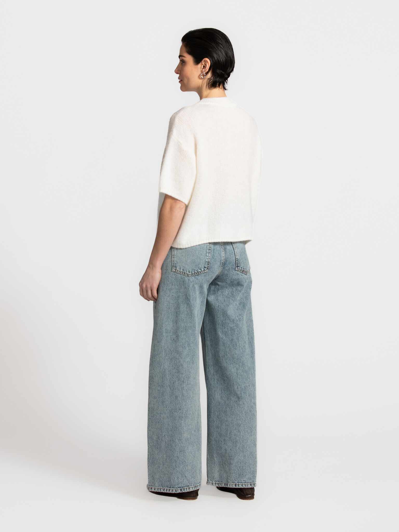 Le Marais Pull en maille Dora 6. Ce pull en maille à manches courtes et coupe relax est un incontournable des mois froids...