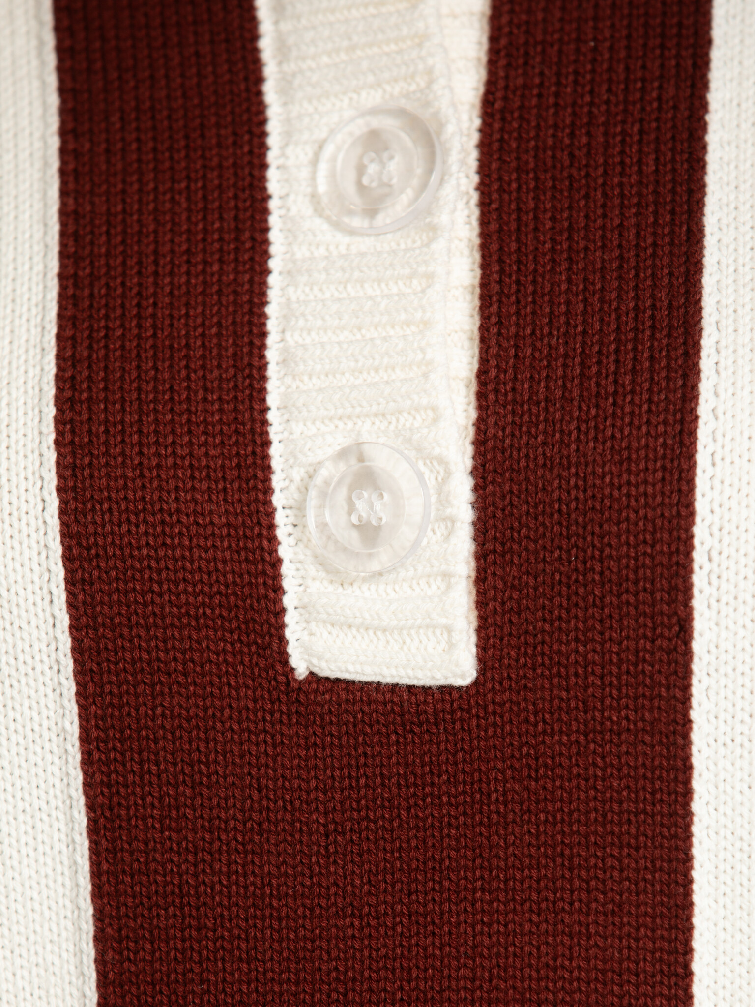 Les Soeurs gebreide pull Fred 6. Een statement knit met een vintage feel. Het grafische kleurblokdesign en de polokraag g...
