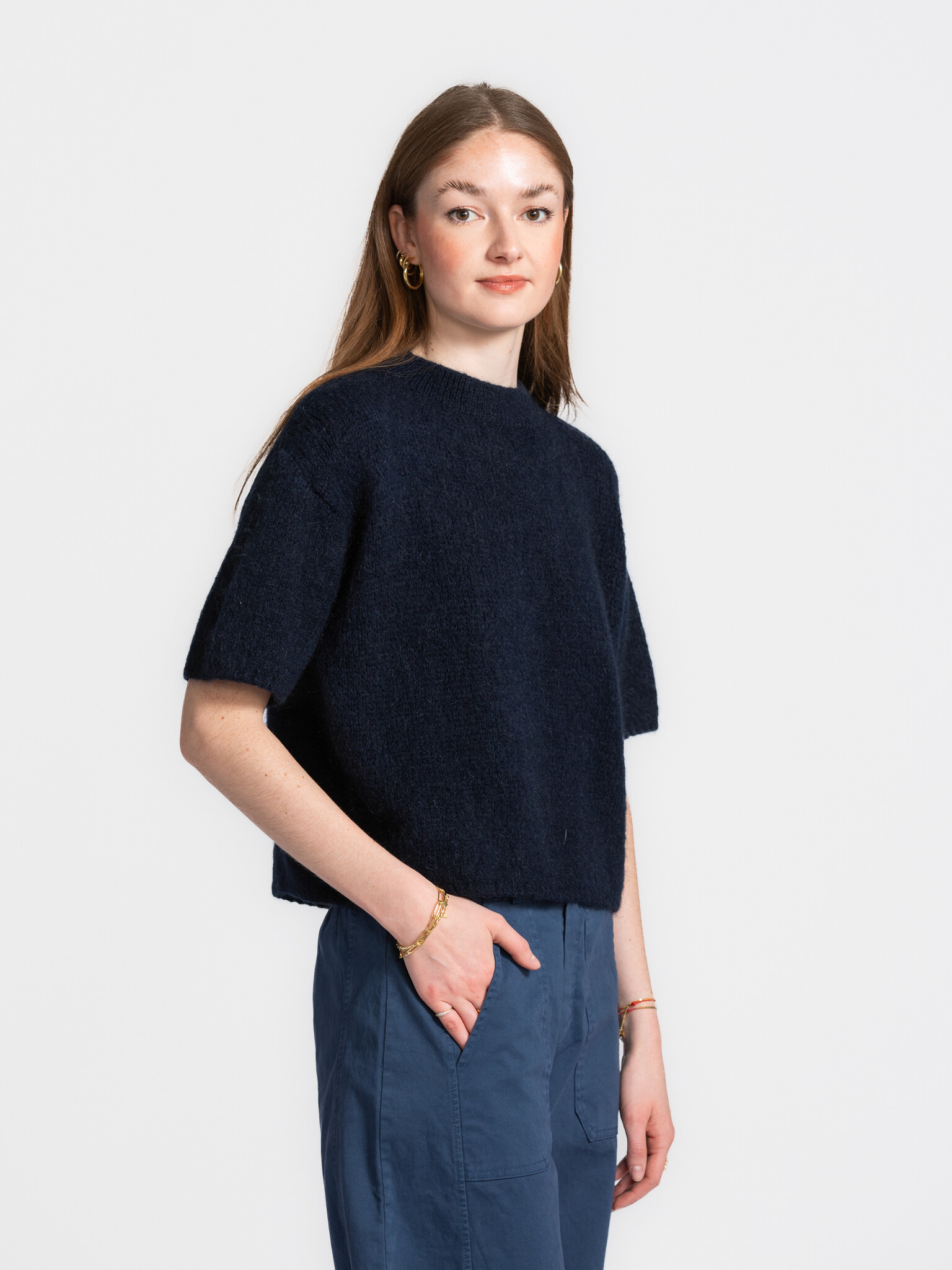 Le Marais Pull en maille Dora 1. Ce pull en tricot décontracté à manches courtes est un incontournable pour vos tenues qu...