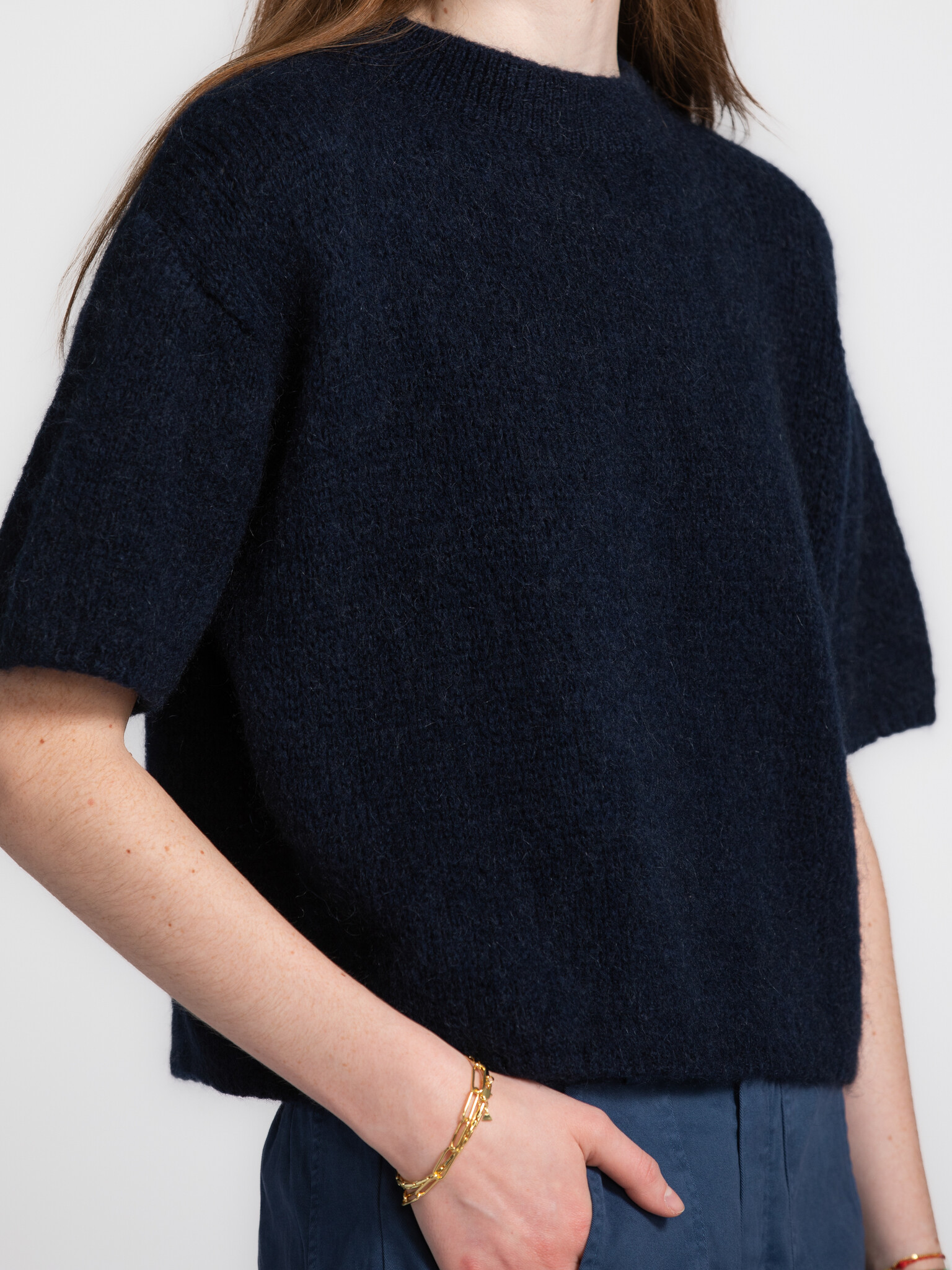 Le Marais Pull en maille Dora 4. Ce pull en tricot décontracté à manches courtes est un incontournable pour vos tenues qu...