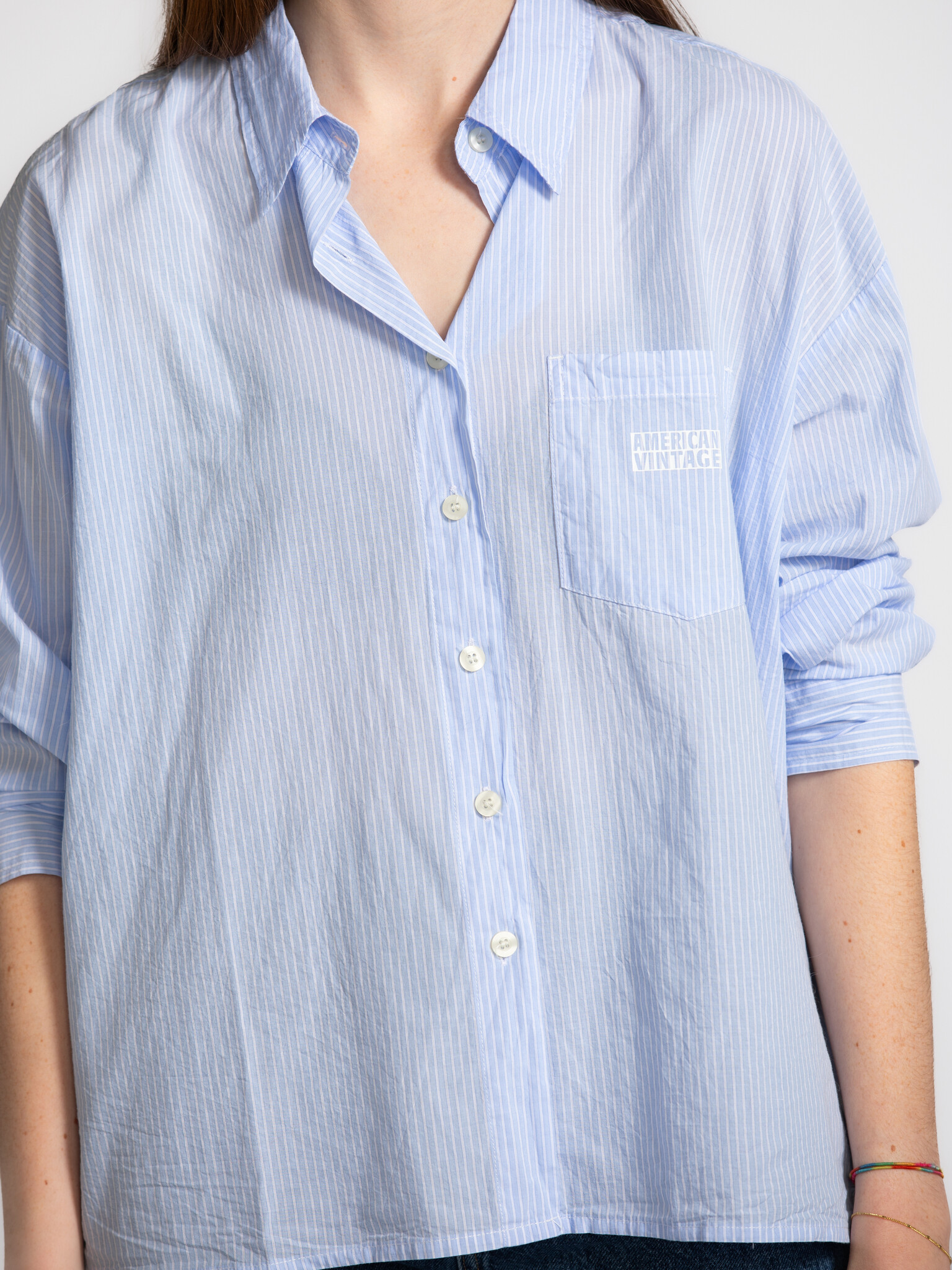 American Vintage  Rayée  chemise Eluabird 3. Vous cherchez la chemise parfaite, toujours stylée? Cette chemise classique ...