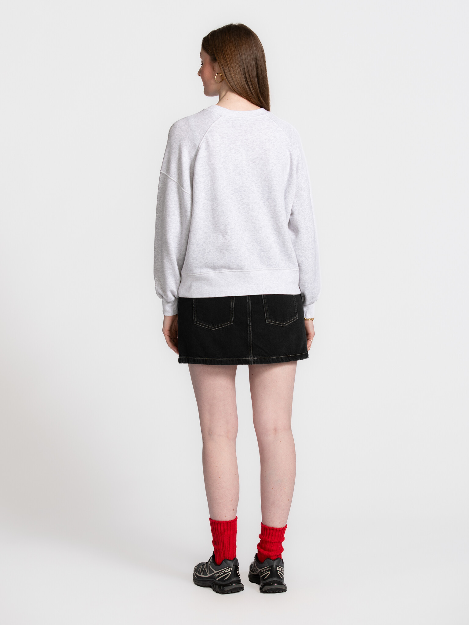 American Vintage Sweater Atubay 6. Sweat gris clair tout doux, à la coupe loose et au design minimaliste. Ultra confortab...