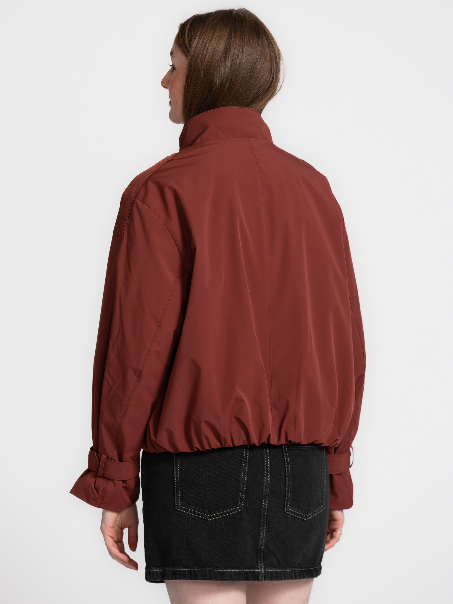 Les Soeurs veste  avec col montant  Harlow 7. La veste Harlow est pensée pour le quotidien. Elle allie une coupe conforta...