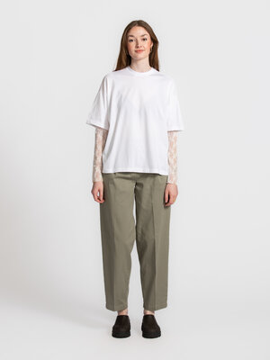 Pantalon Mille. With its signature barrel shape, these trousers bring balance to your outfit. Comfortable and contemporar...