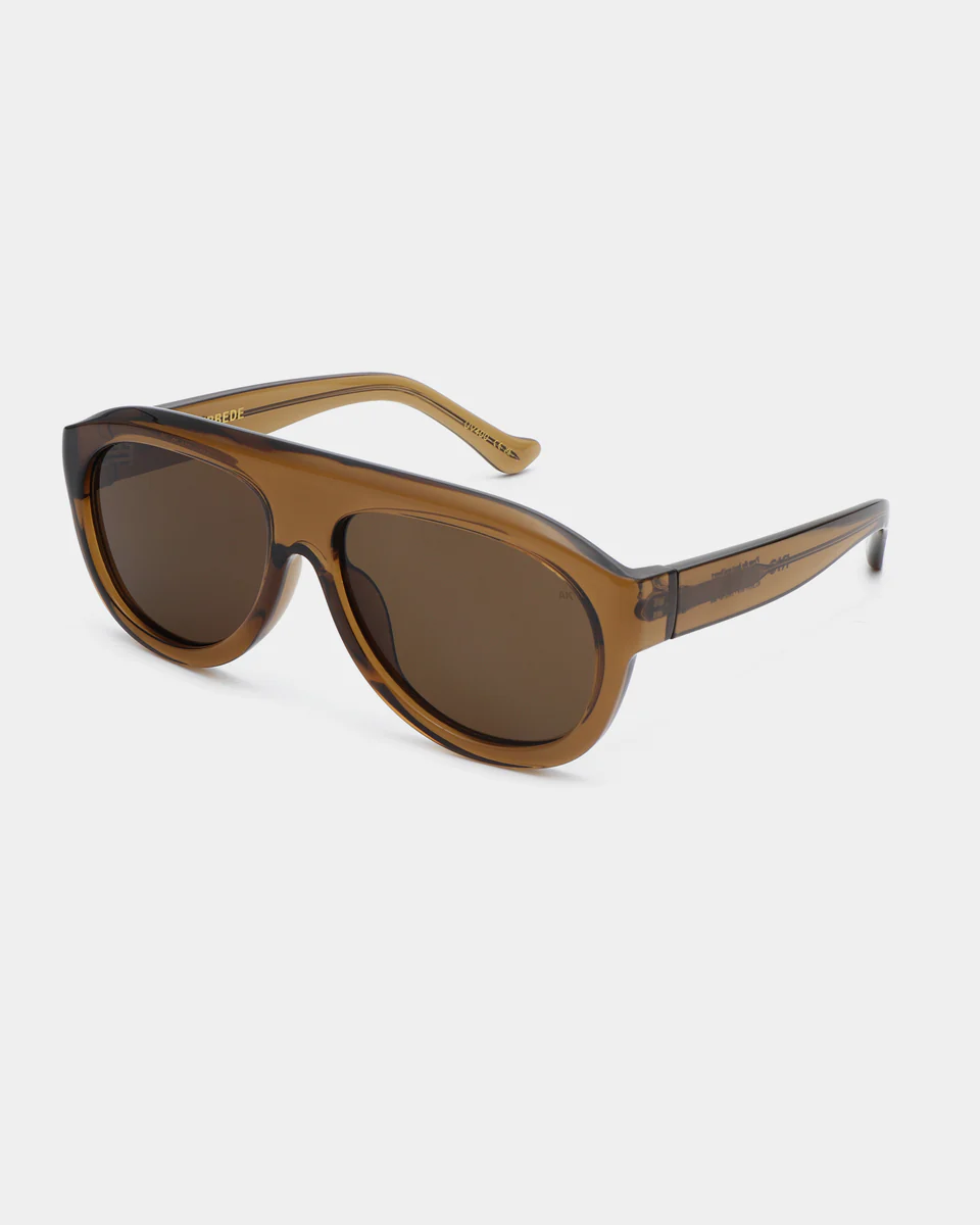 A.Kjaerbede zonnebril Rio 5. A little more attitude. De bredere vorm en donkere glazen geven een sterkere uitstraling, al...