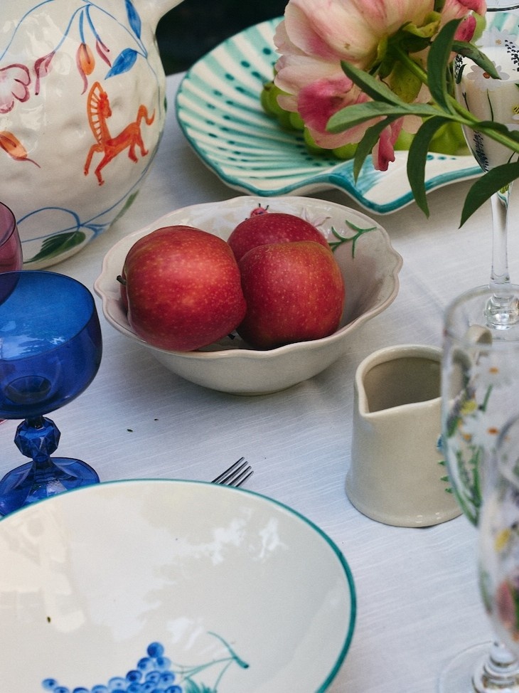 Anna + Nina Spring Bowl 2. A touch of spring. Le Spring Bowl avec illustration florale et coccinelle apporte une ambiance...