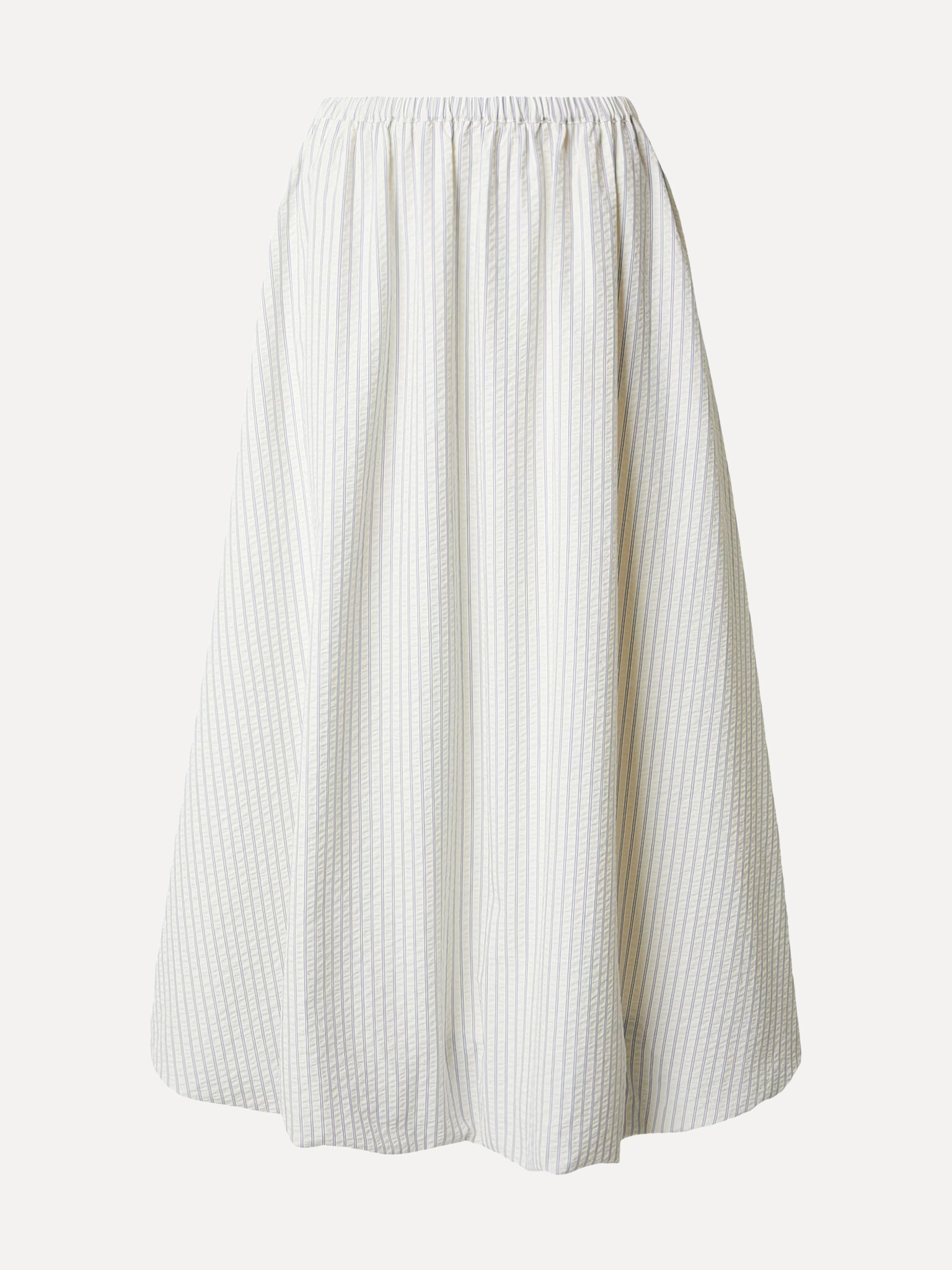 Edited balloon skirt Reyna 2. Volume with a twist. This balloon skirt plays with shape and creates a soft, rounded silhou...