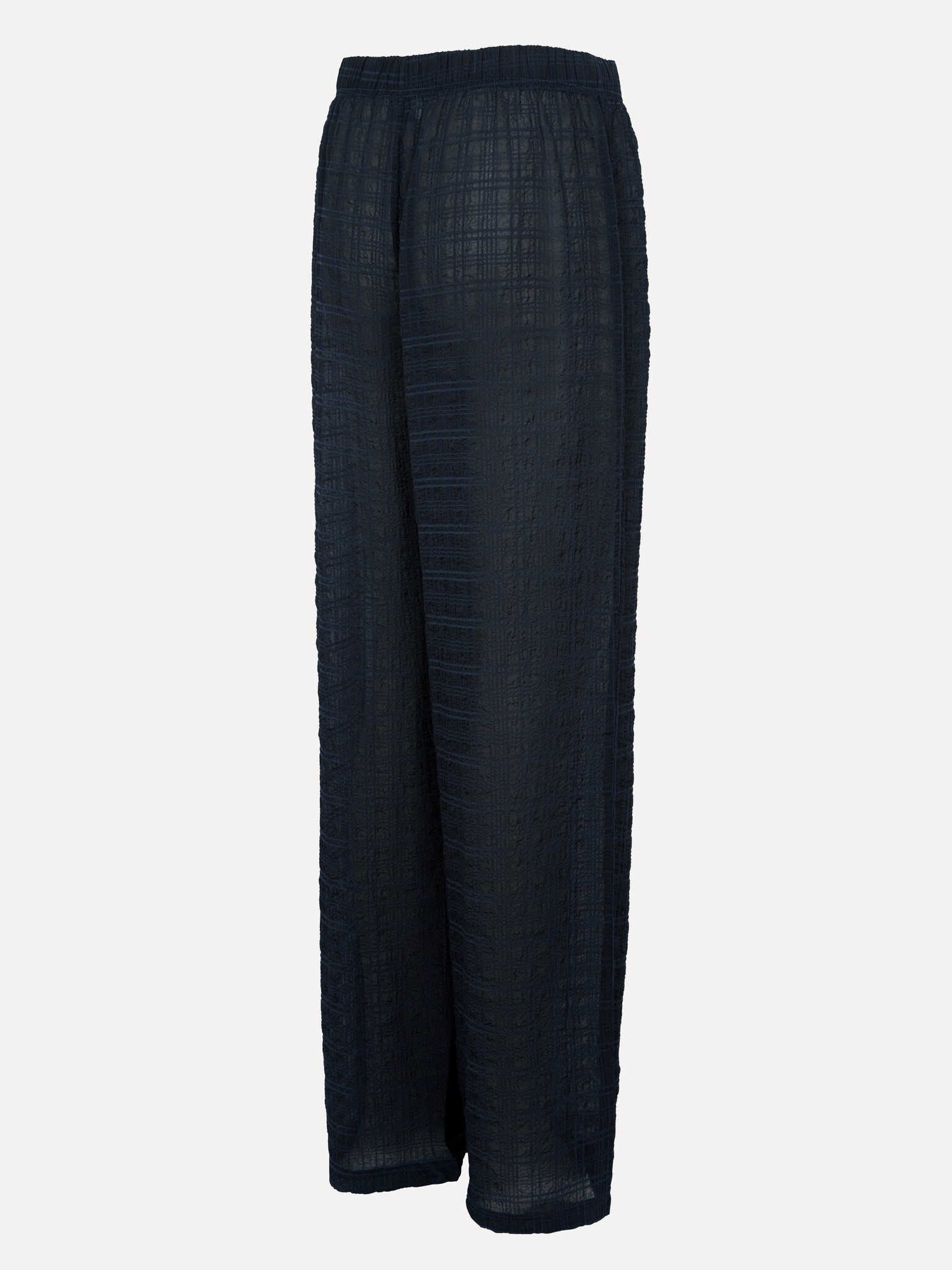 Les Soeurs structured  trousers Ces 7. The straight, loose fit gives these trousers an effortless flow, while the subtle ...