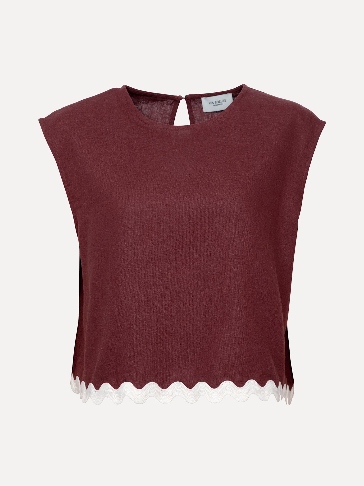 Les Soeurs sleeveless top Aurelie 2. When the sun lingers and your outfit calls for something light, this piece feels jus...